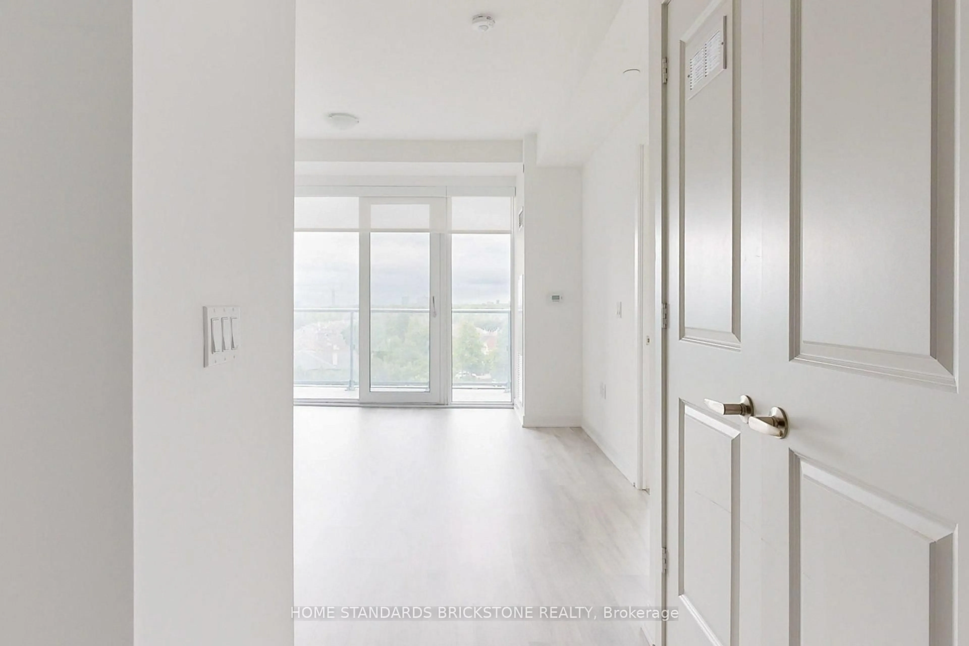 Indoor entryway for 4675 Metcalfe Ave #603, Mississauga Ontario L5M 0A8