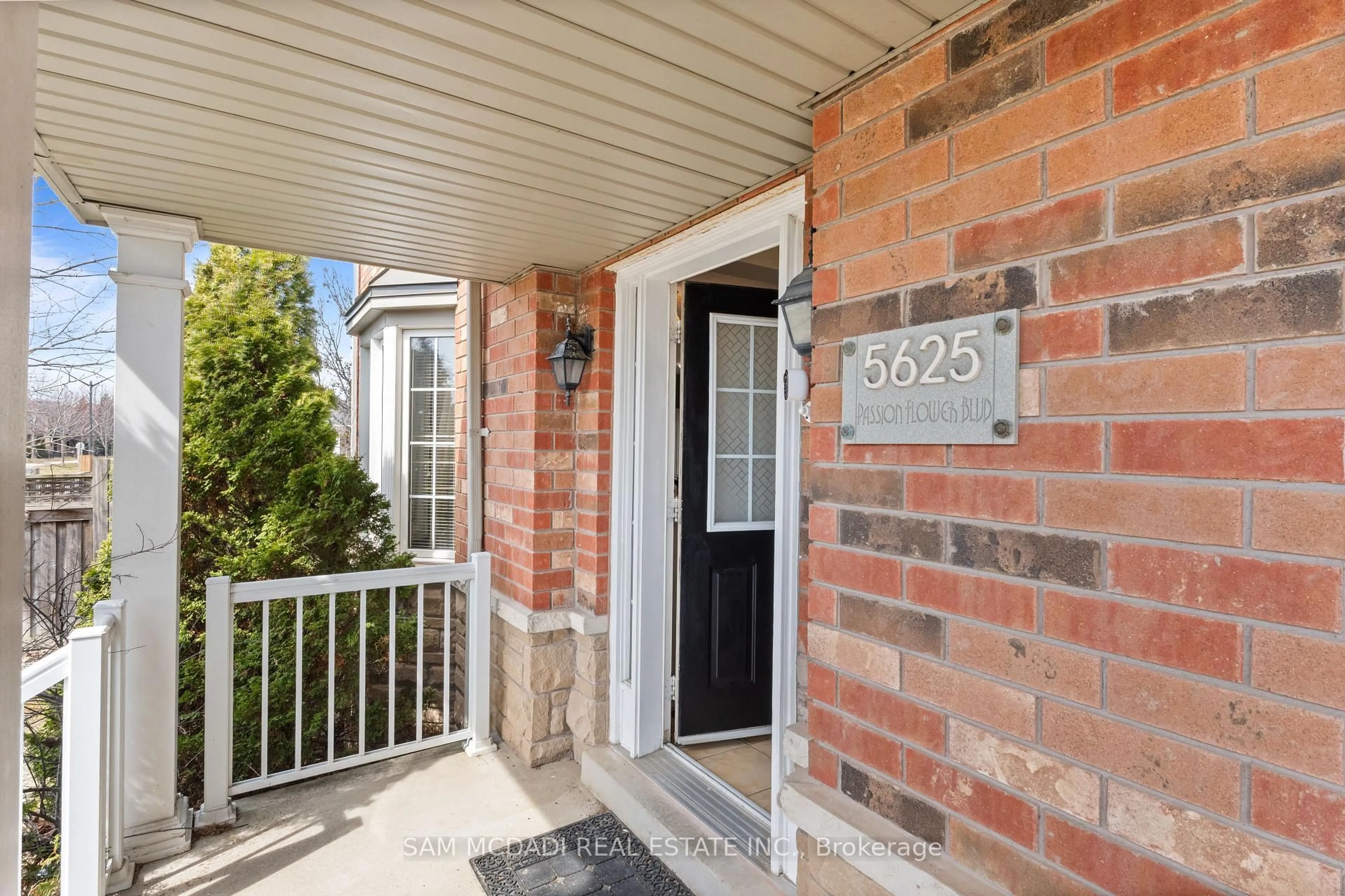 Unknown for 5625 Passion Flower Blvd, Mississauga Ontario L5M 7N2