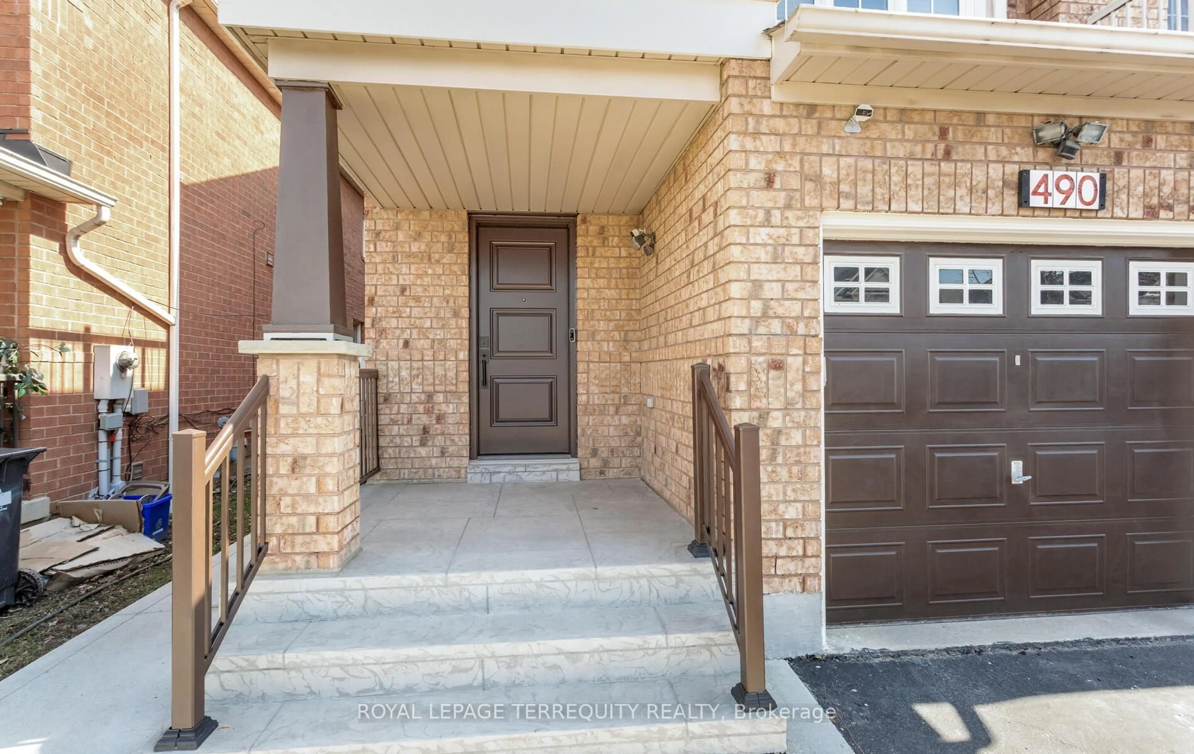 Home with brick exterior material, street for 490 Orange Walk Cres, Mississauga Ontario L5R 0A5