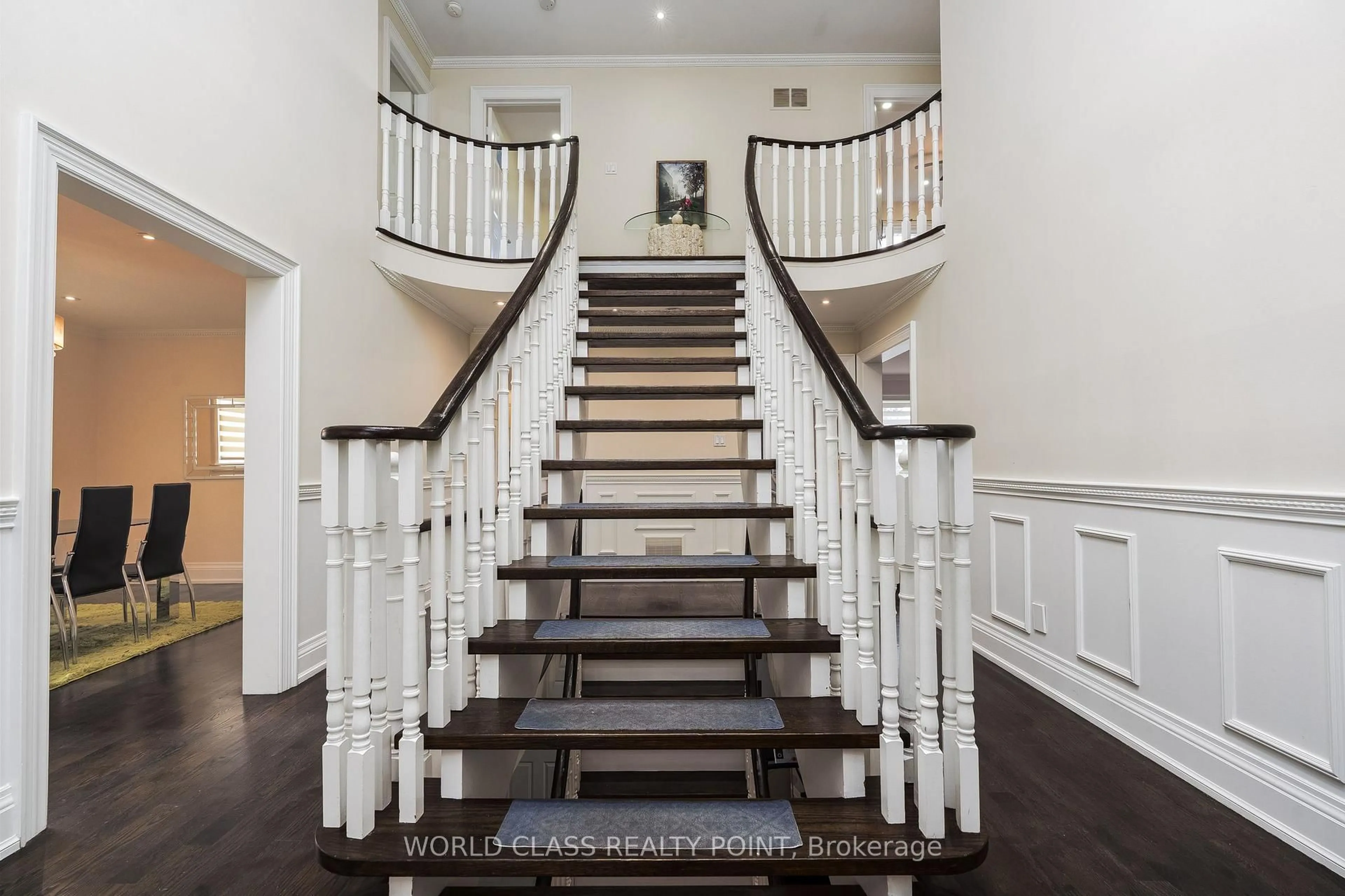 Stairs for 1448 Mayors Manr, Oakville Ontario L6M 3B1