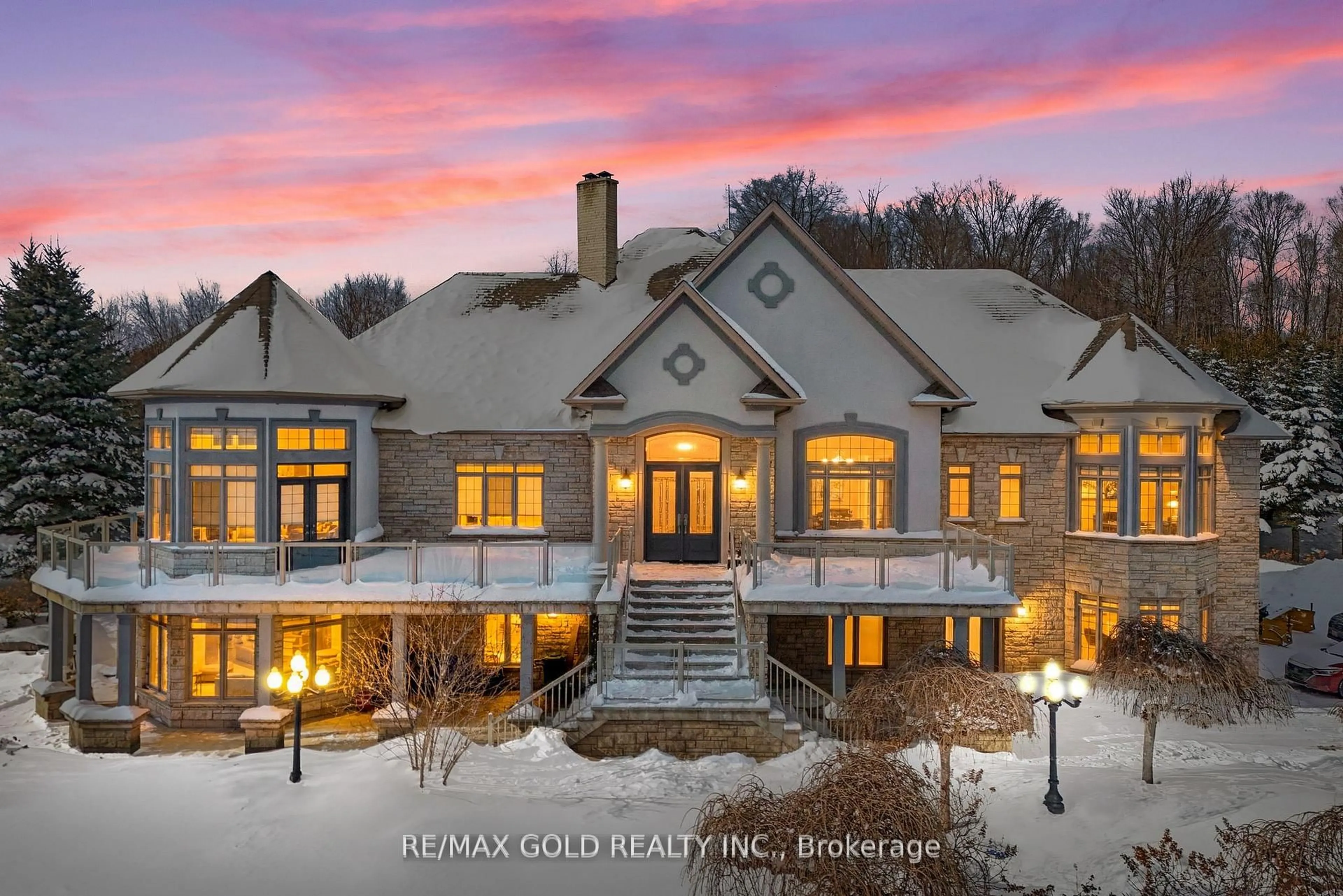 Home with brick exterior material, unknown for 3722 The Grange Sdrd, Caledon Ontario L7C 0C3