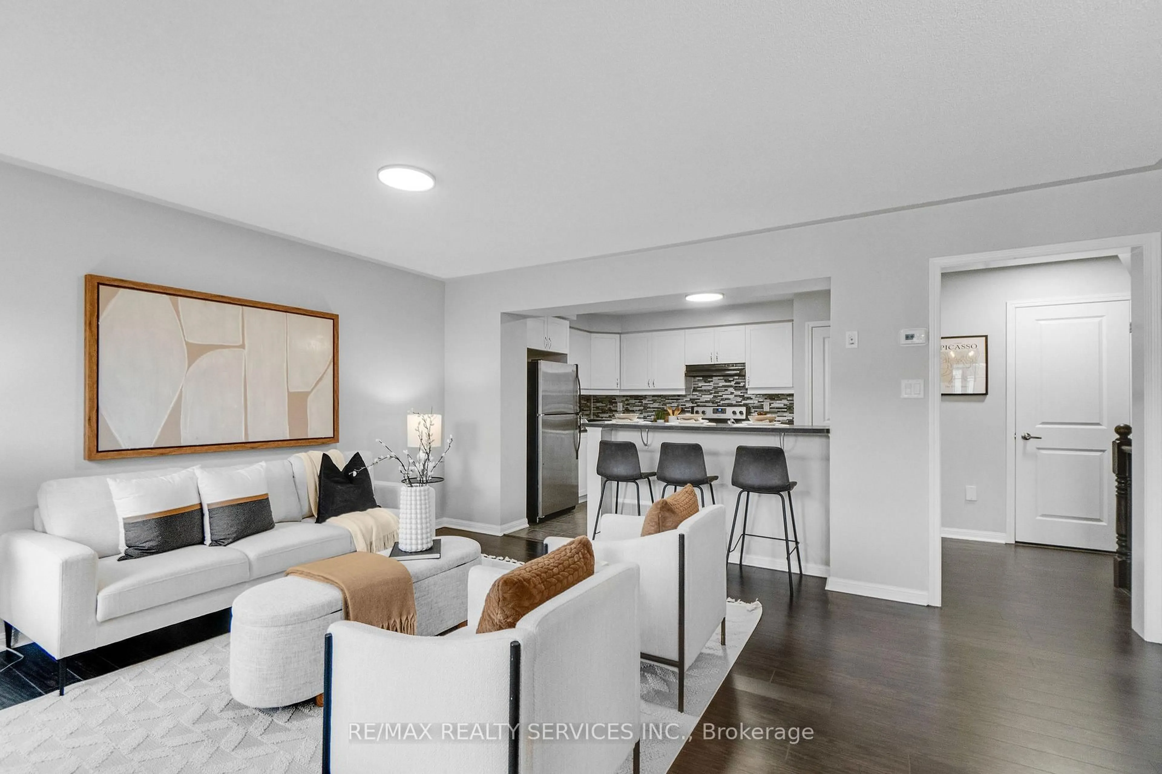 Open concept kitchen, unknown for 73 Dredge Crt, Milton Ontario L9T 8R8