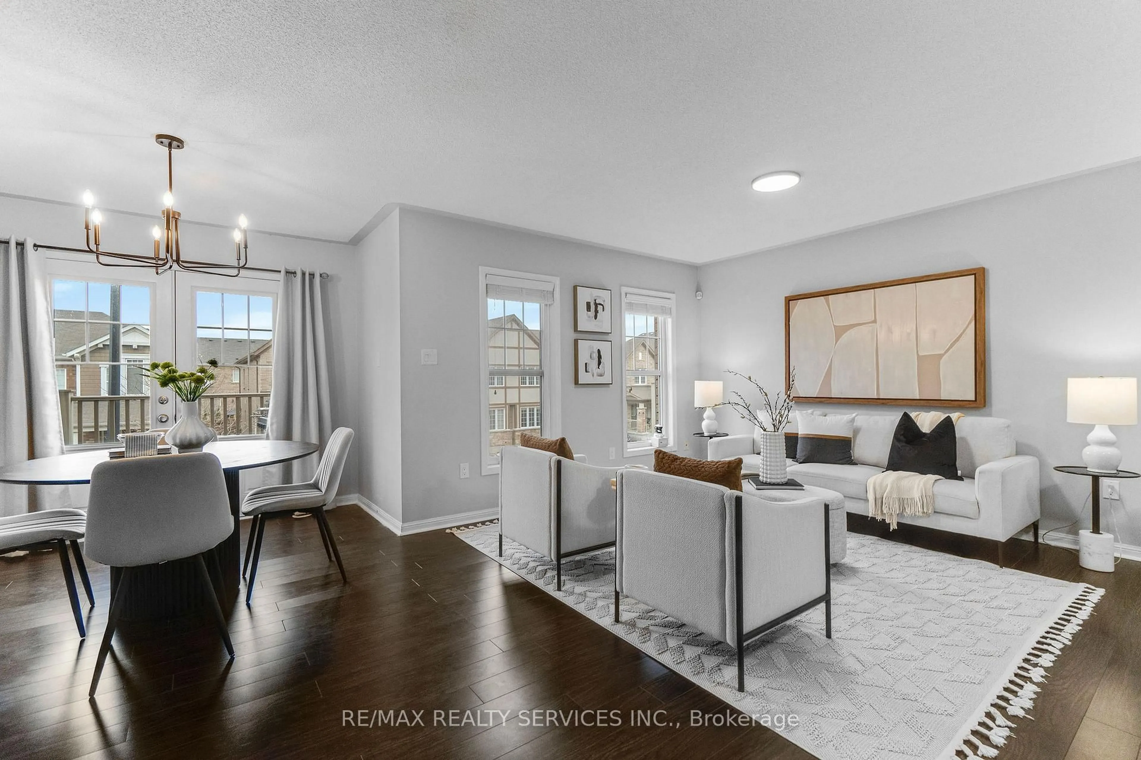 Living room with furniture, unknown for 73 Dredge Crt, Milton Ontario L9T 8R8