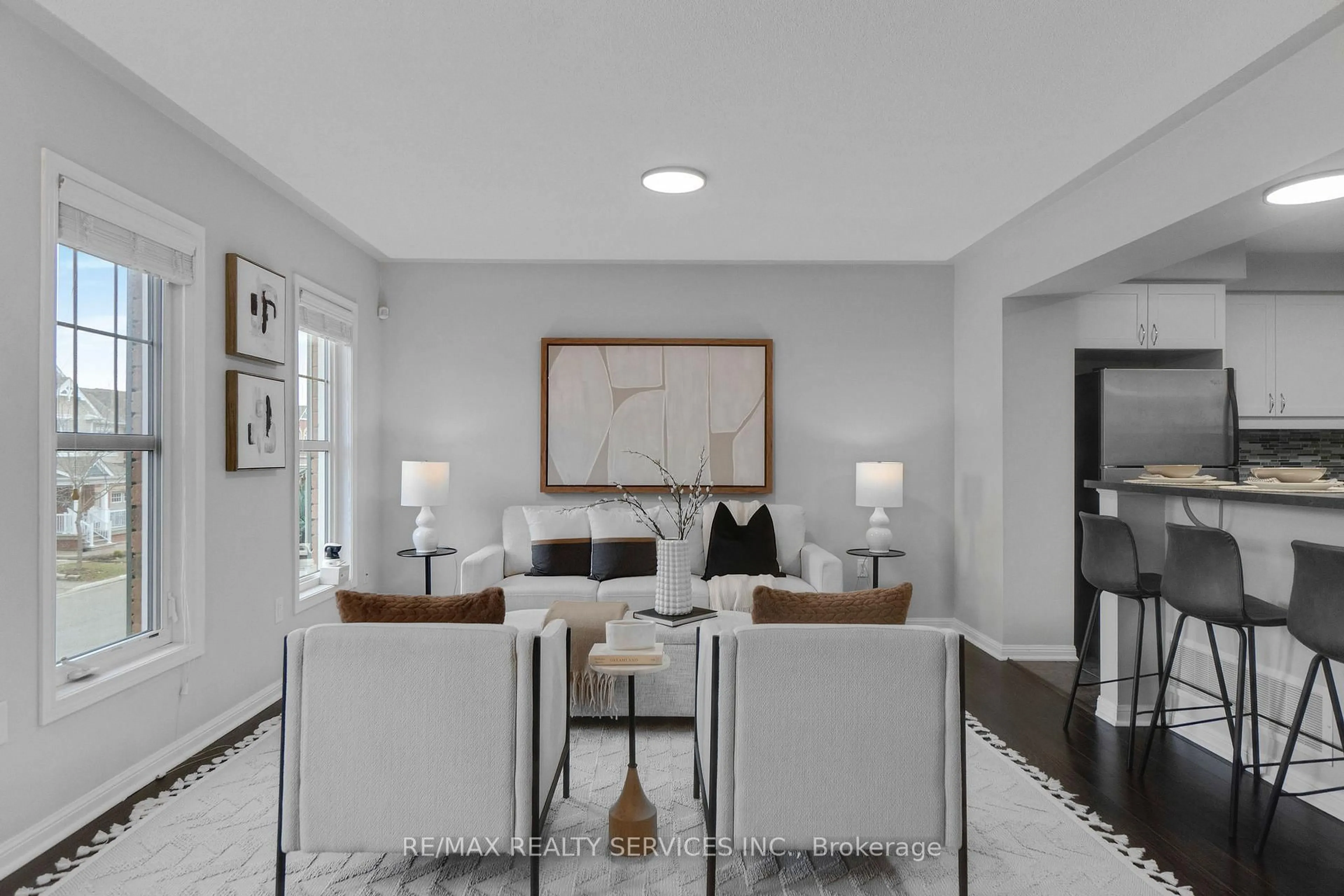 Living room with furniture, unknown for 73 Dredge Crt, Milton Ontario L9T 8R8