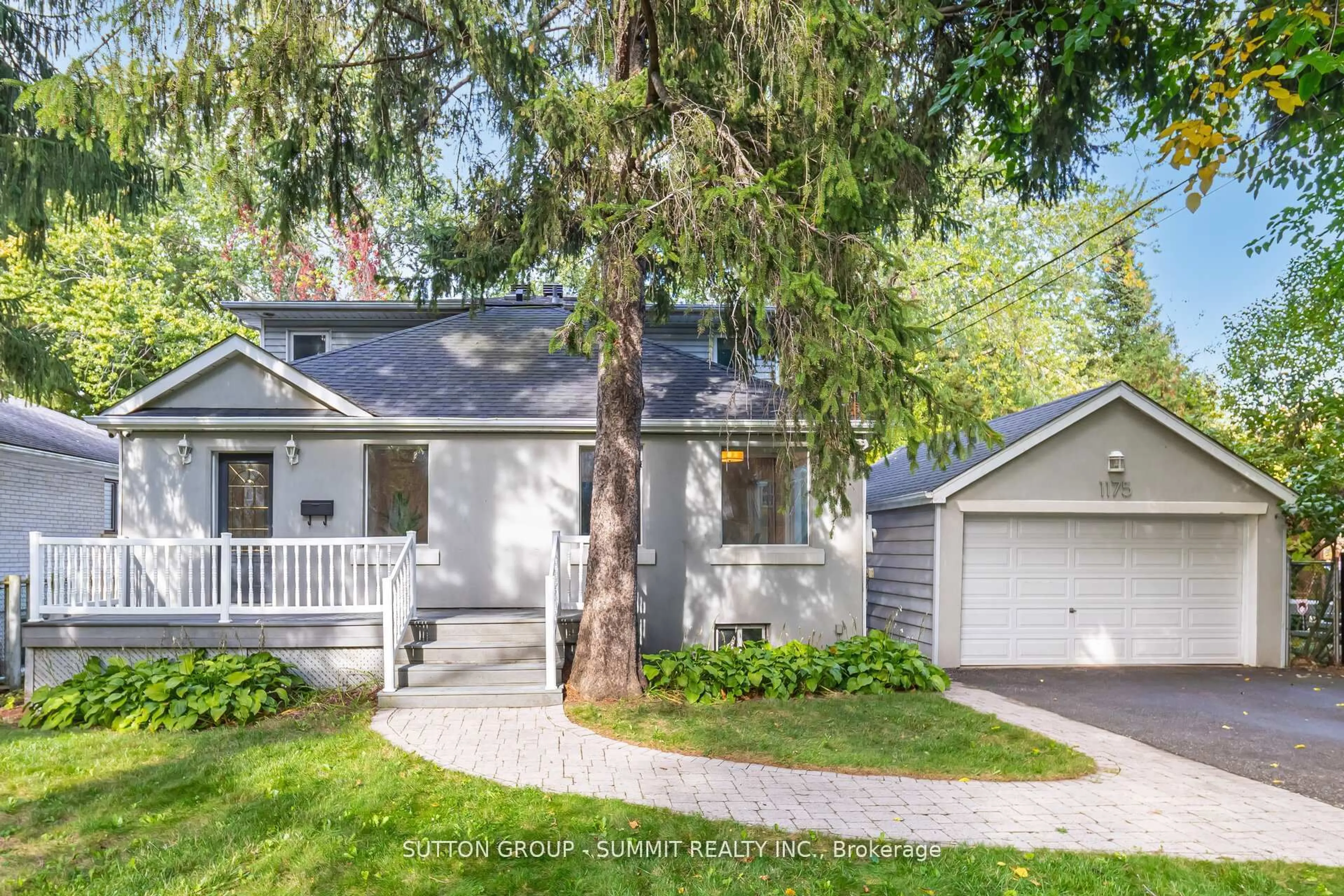 Home with vinyl exterior material, street for 1175 Kane Rd, Mississauga Ontario L5H 2M2