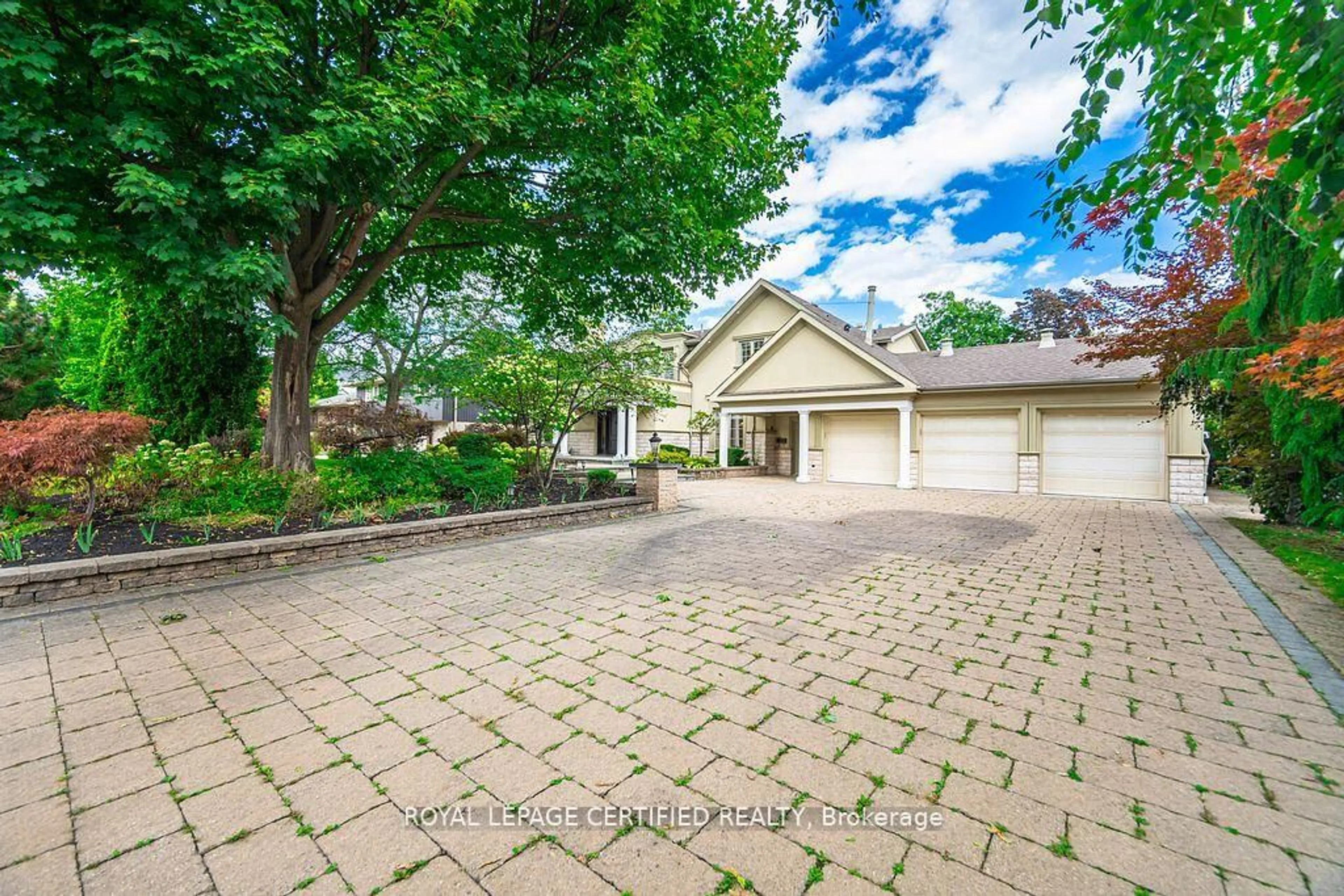 Unknown for 2197 Courrier Lane, Mississauga Ontario L5C 1V1