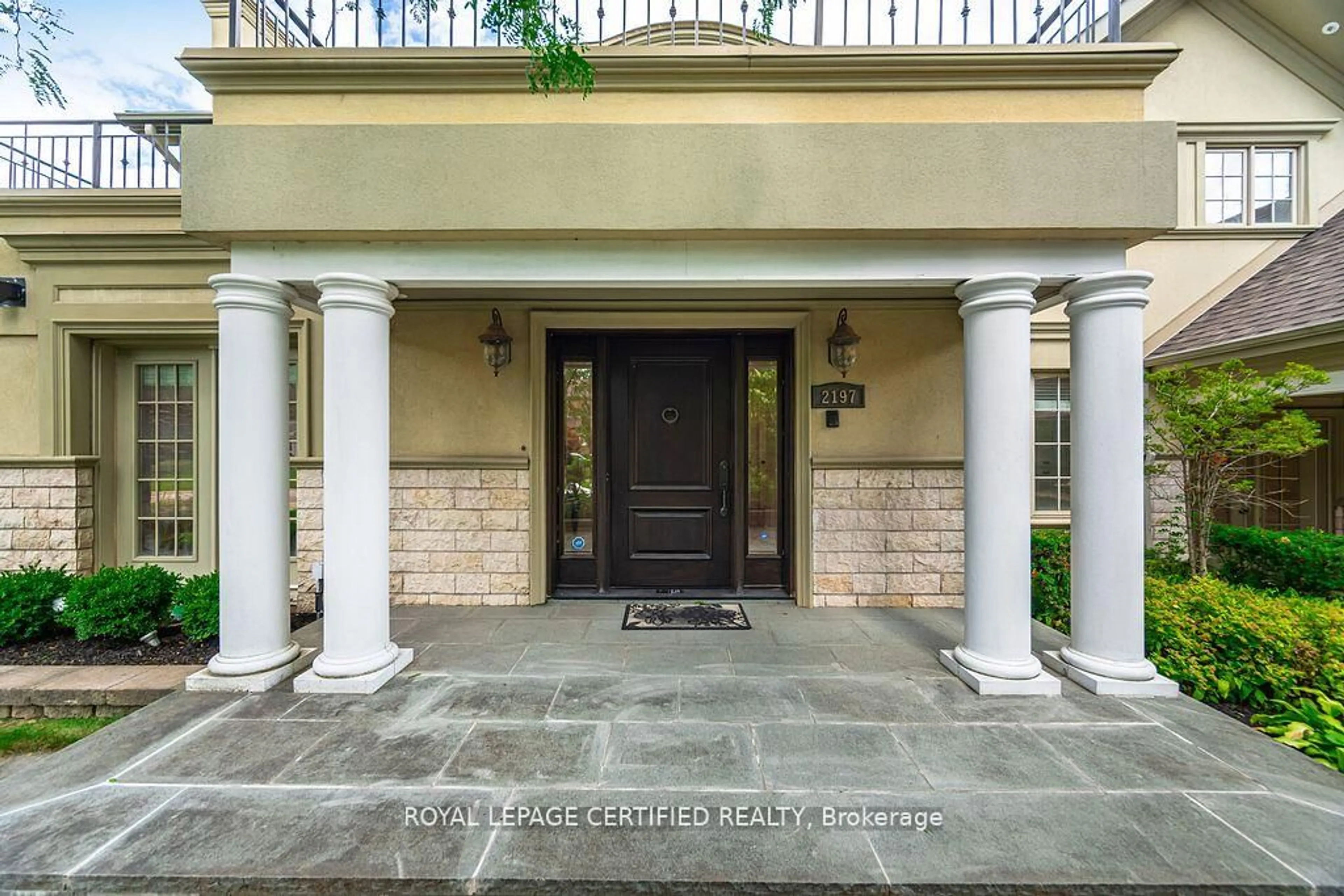 Indoor entryway for 2197 Courrier Lane, Mississauga Ontario L5C 1V1