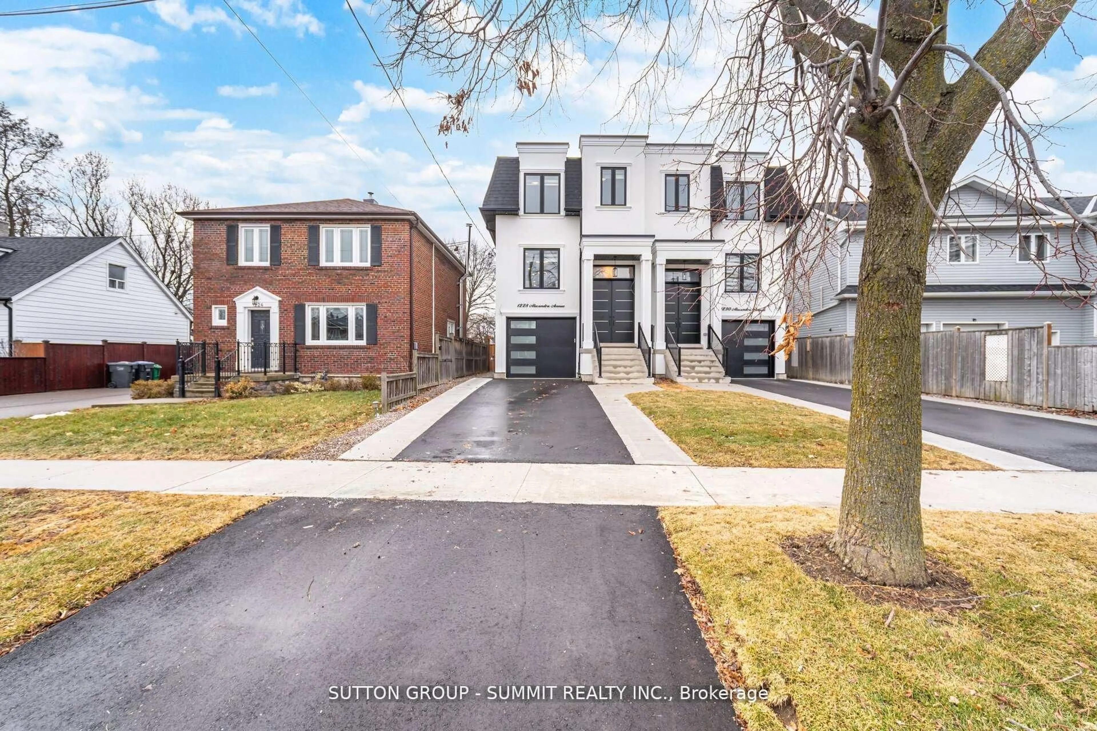Home with brick exterior material, street for 1228 Alexandra Ave, Mississauga Ontario L5E 2A5