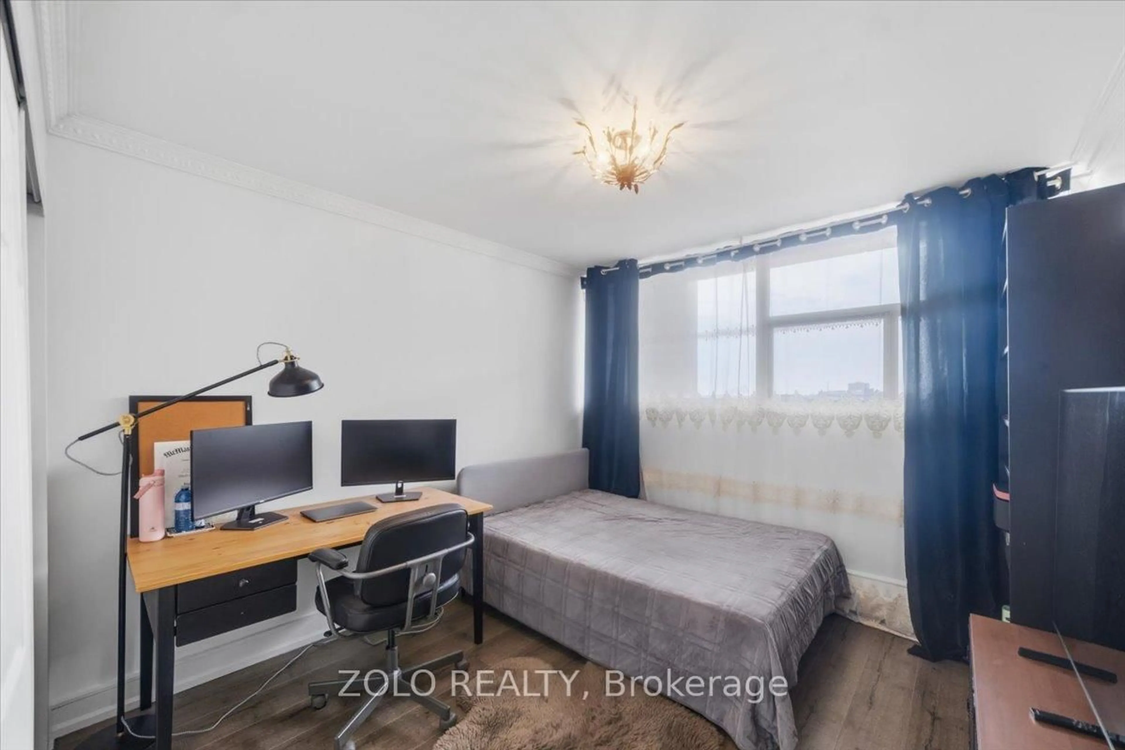 A pic of a room for 2121 Roche Crt #707, Mississauga Ontario L5K 2C7