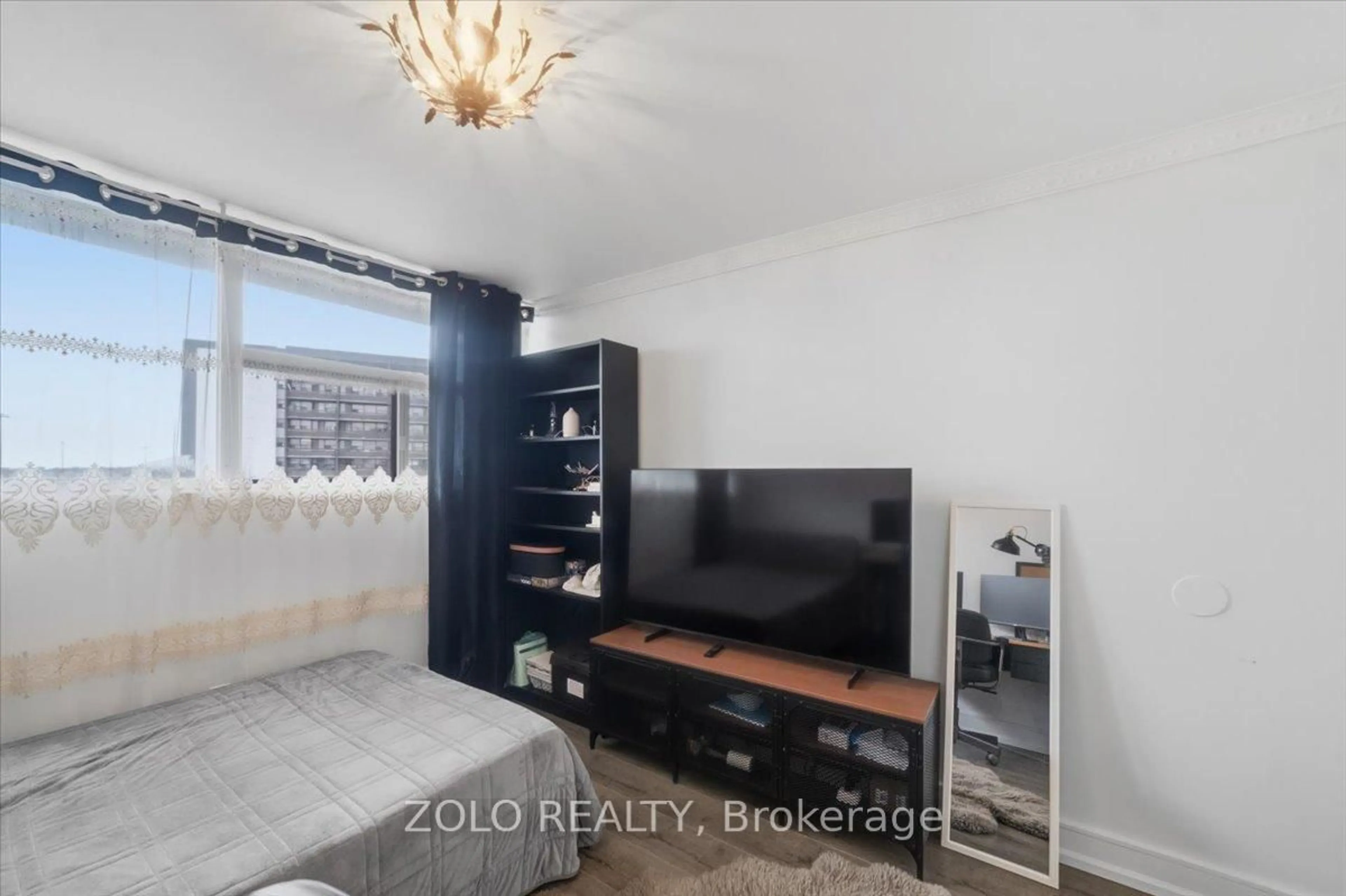 A pic of a room for 2121 Roche Crt #707, Mississauga Ontario L5K 2C7