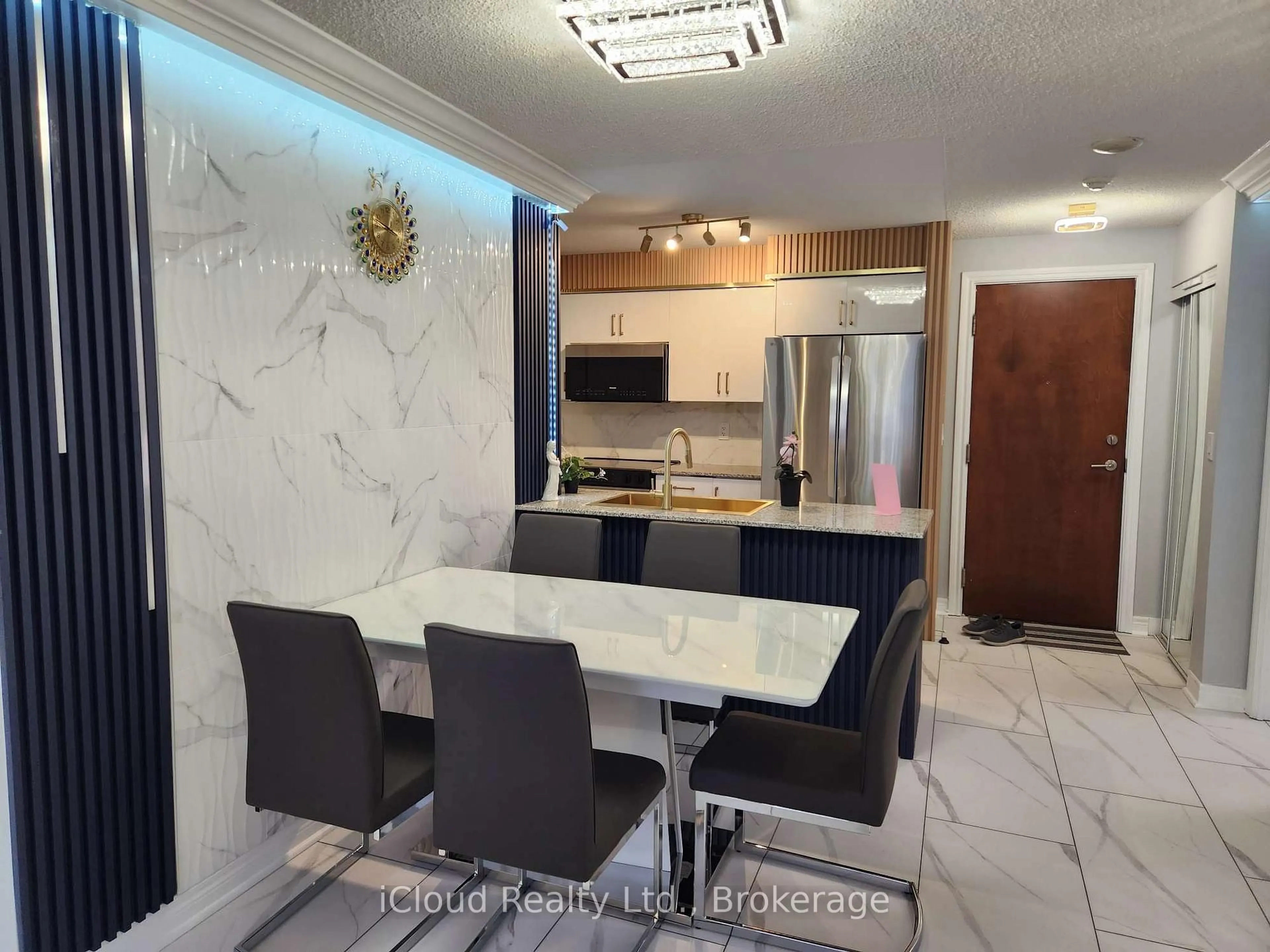 Open concept kitchen, ceramic/tile floor for 310 Burnhamthorpe Rd #3114, Mississauga Ontario L5B 4P9