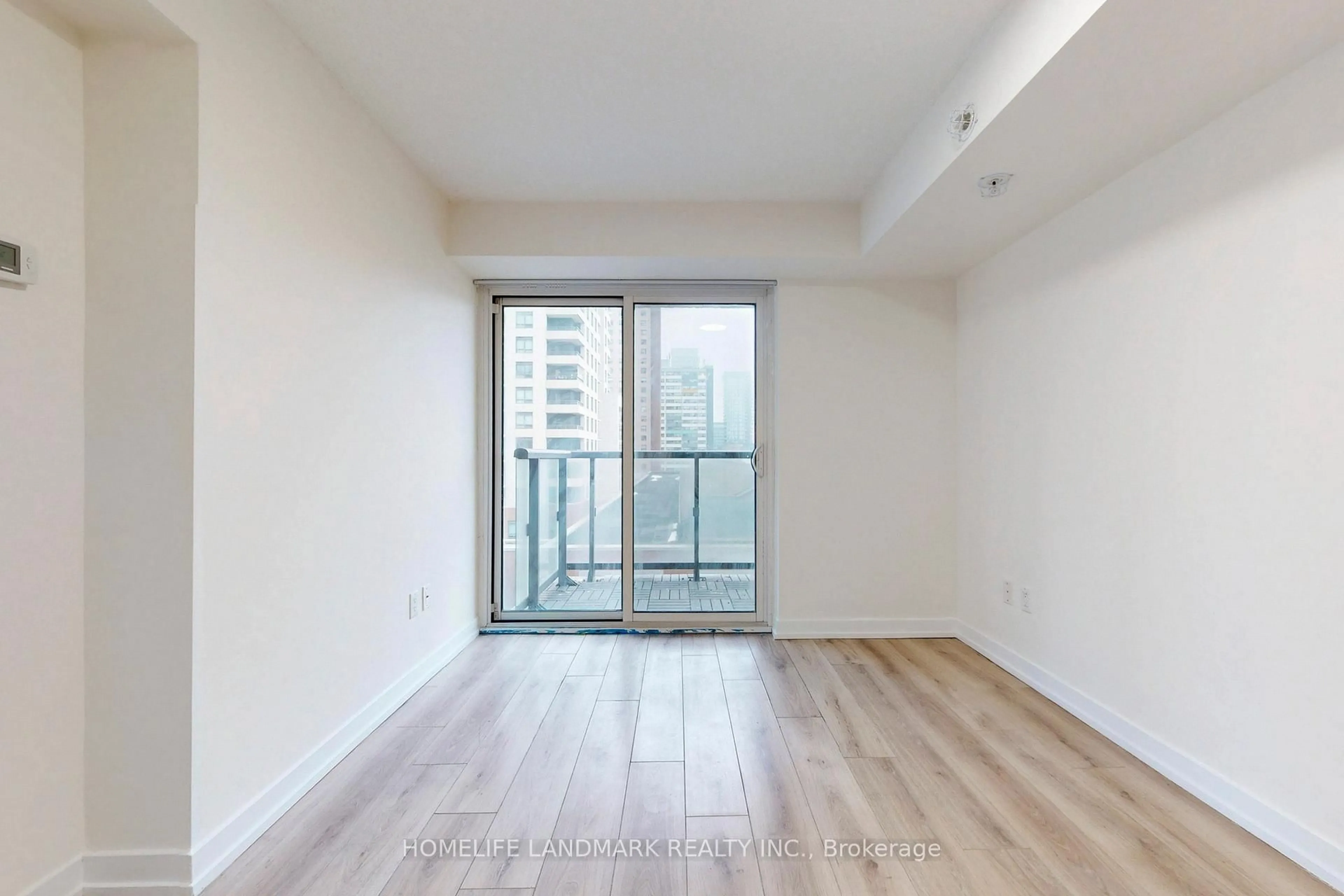 A pic of a room for 1420 Dupont St #603, Toronto Ontario M6H 0C2