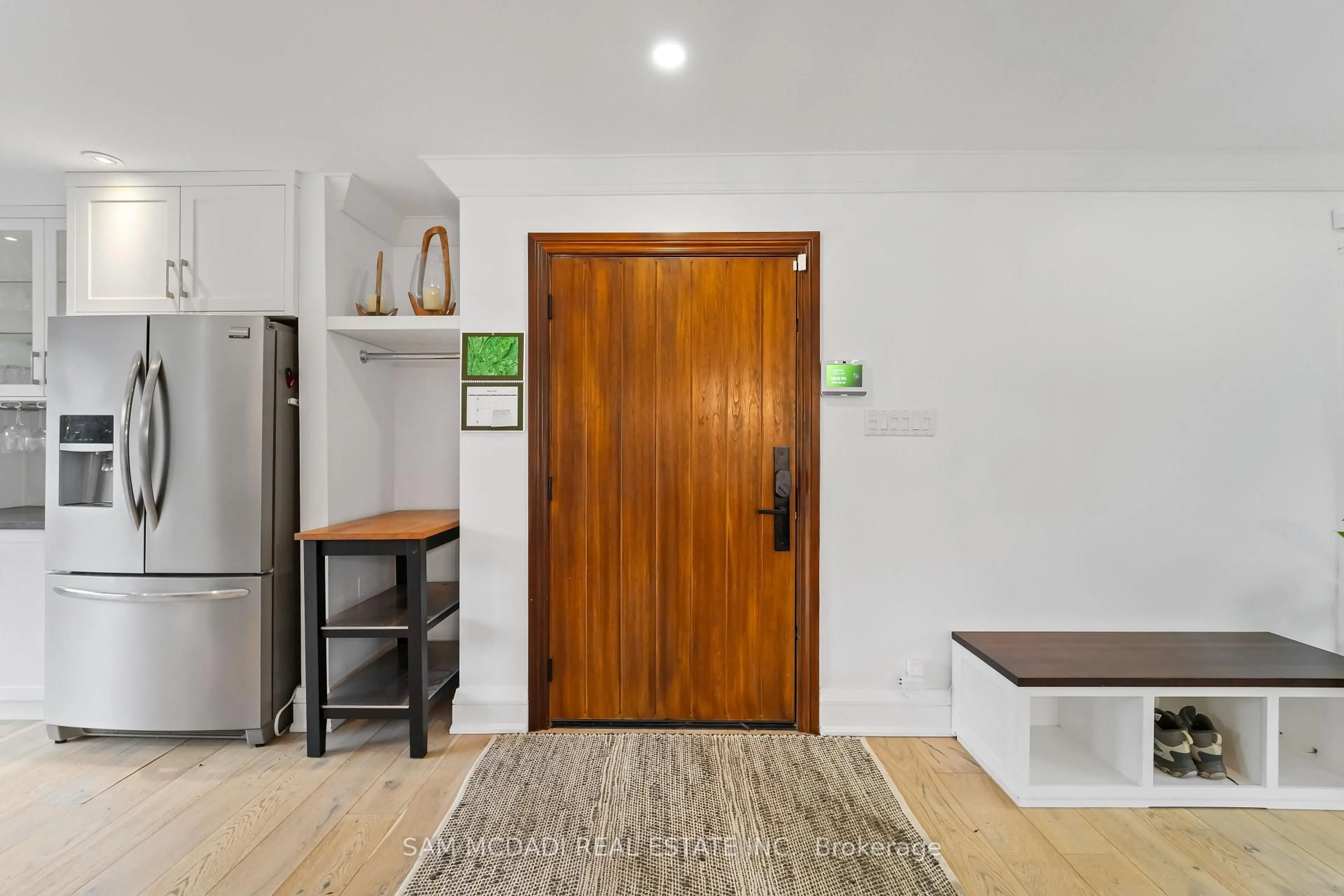 Indoor entryway for 2814 Forks Of The Credit Rd, Caledon Ontario L7K 2H5