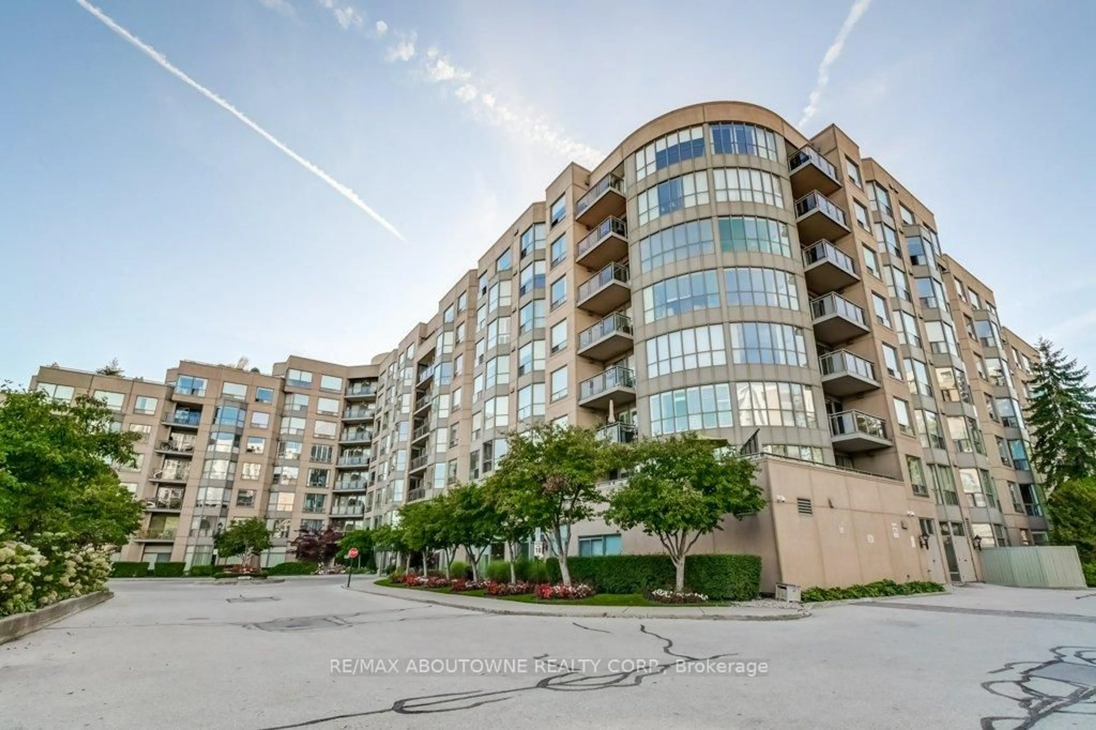 Unknown for 2511 Lakeshore Rd #519, Oakville Ontario L6L 6L9