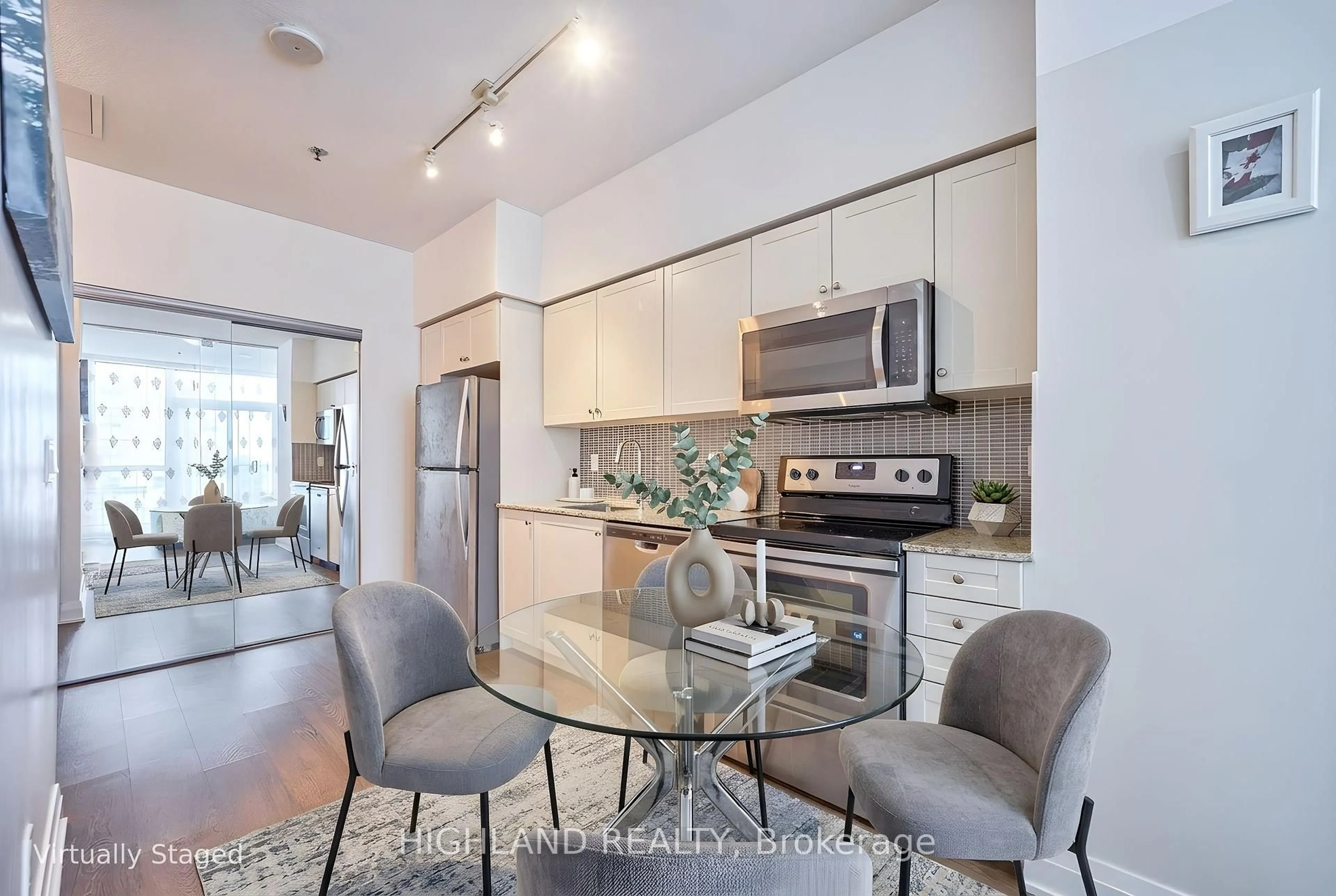 Open concept kitchen, unknown for 55 Speers Rd #306, Oakville Ontario L6K 0H9