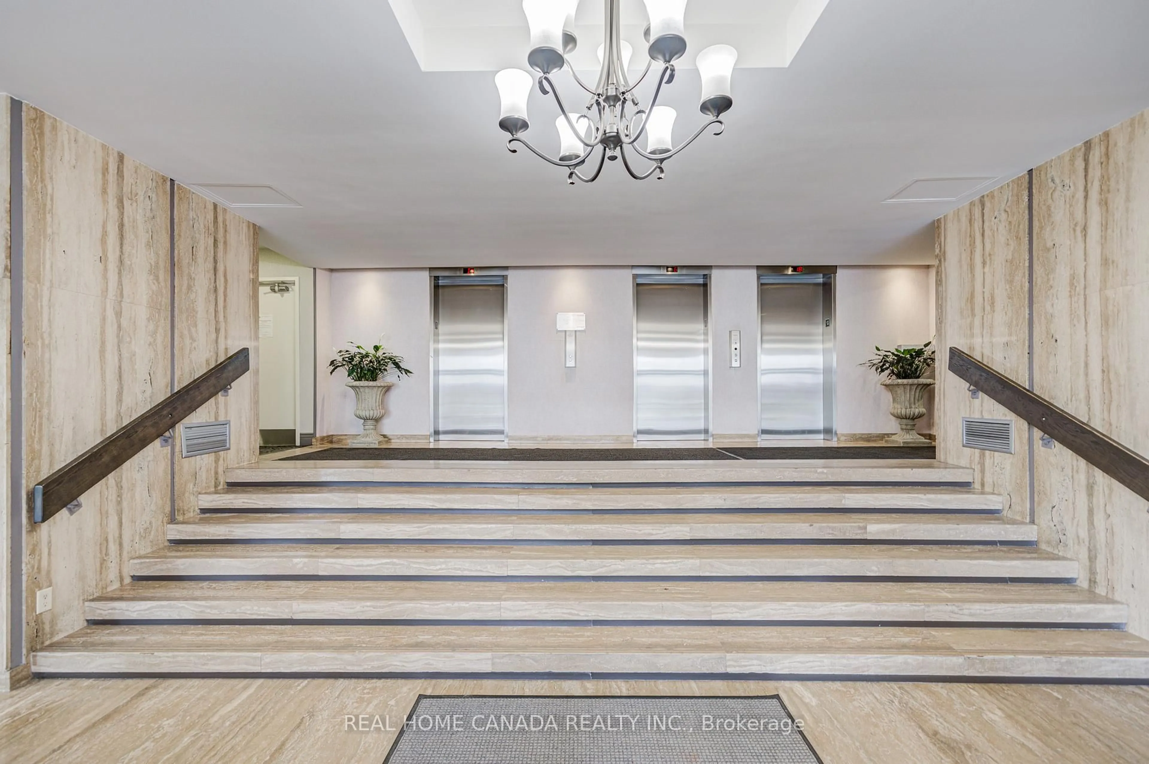 Indoor foyer for 1359 White Oaks Blvd #708, Oakville Ontario L6H 2R8