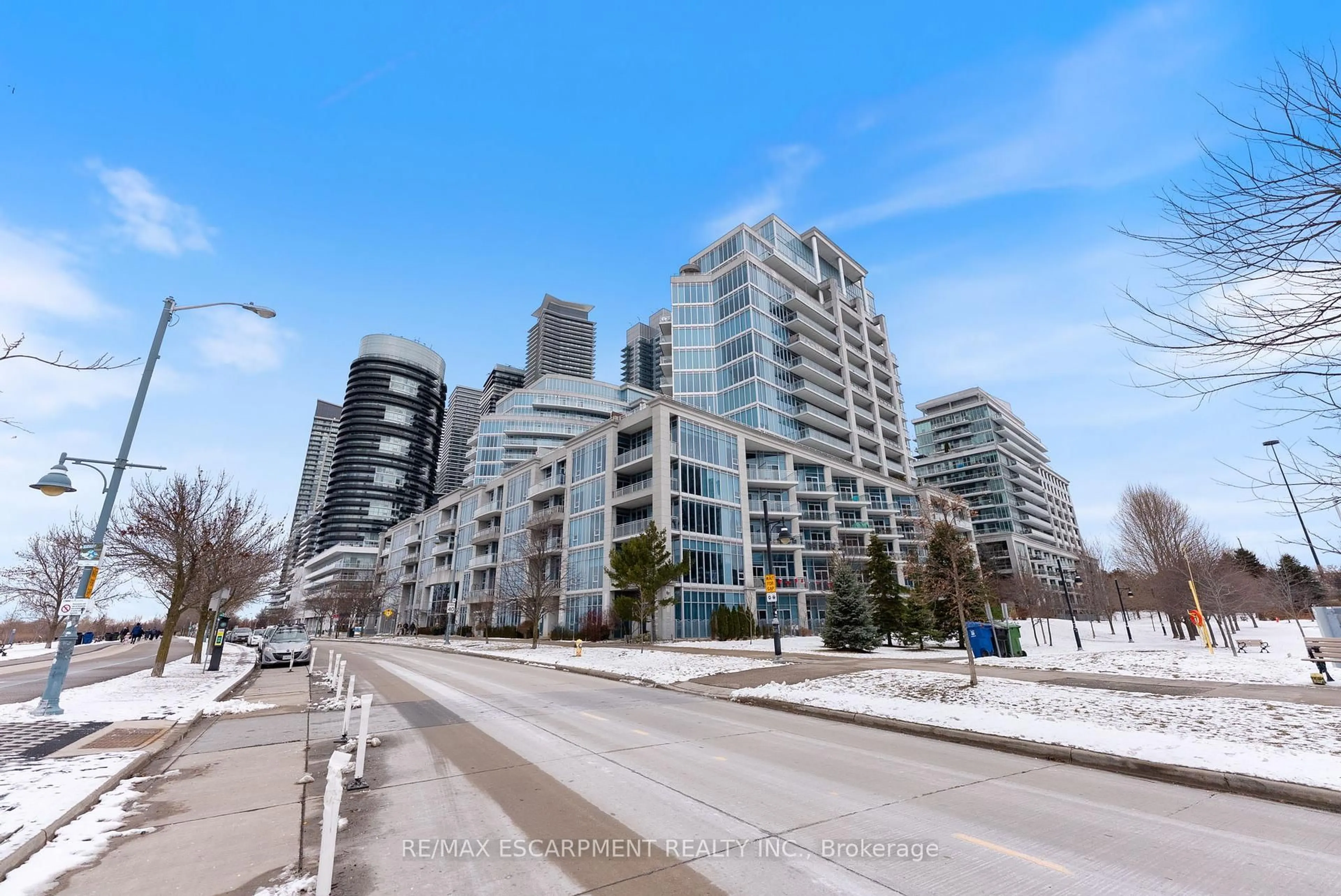 Blurry image for 58 Marine Parade Dr #707, Toronto Ontario M8V 4G1