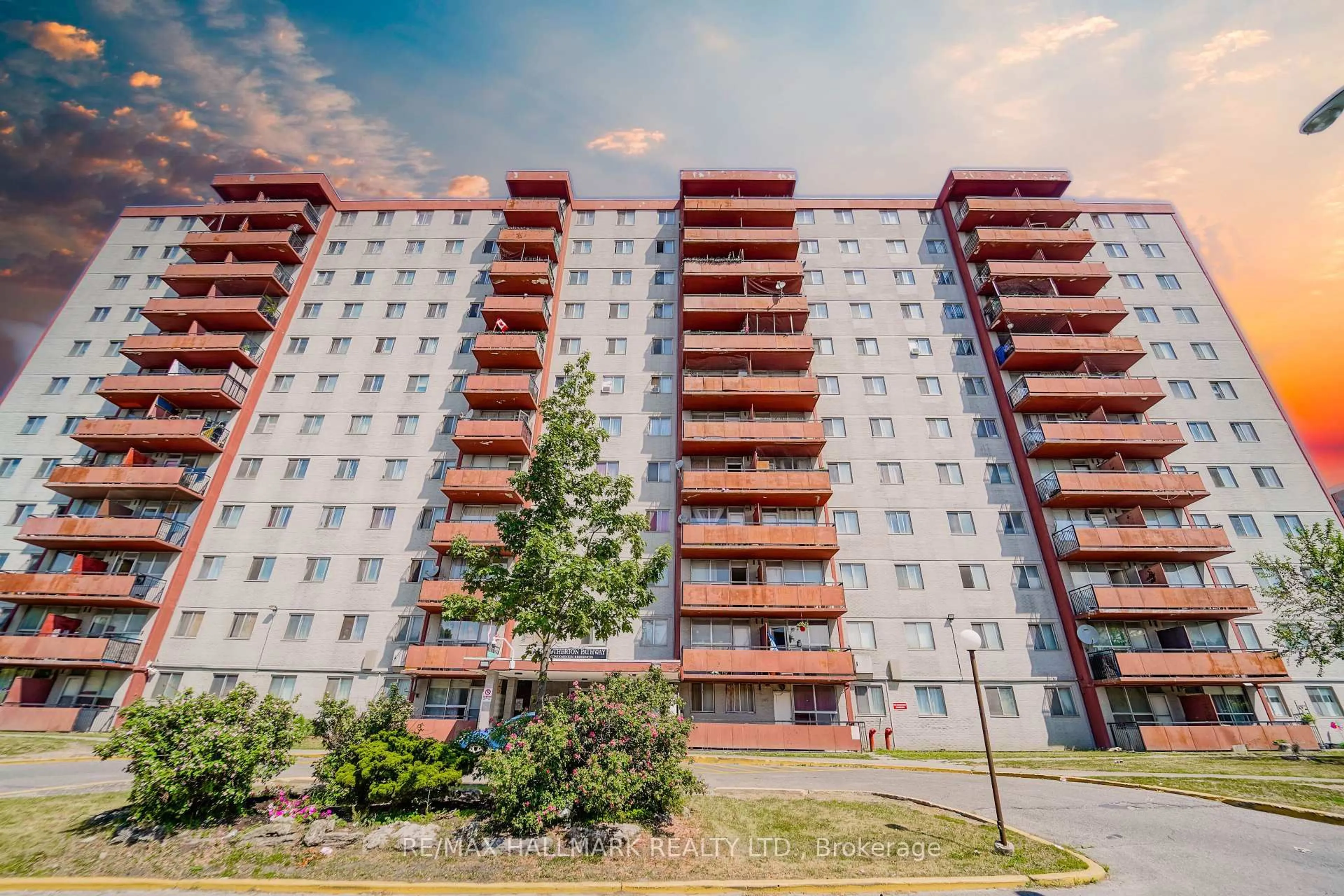 A pic from outside/outdoor area/front of a property/back of a property/a pic from drone, building for 50 LOTHERTON Ptwy #411, Toronto Ontario M6B 2G7