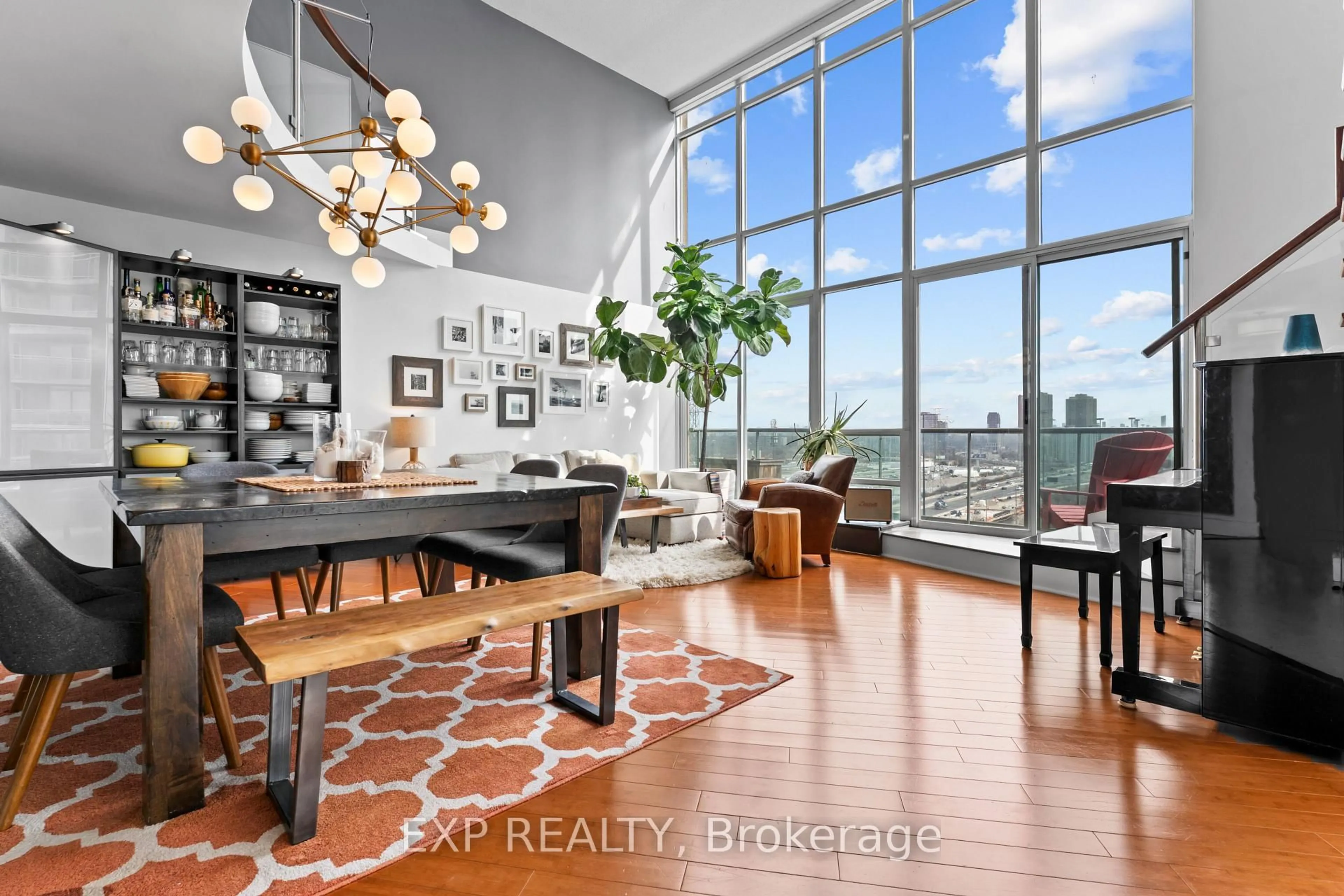 Unknown for 250 Manitoba St #828, Toronto Ontario M8Y 4G8