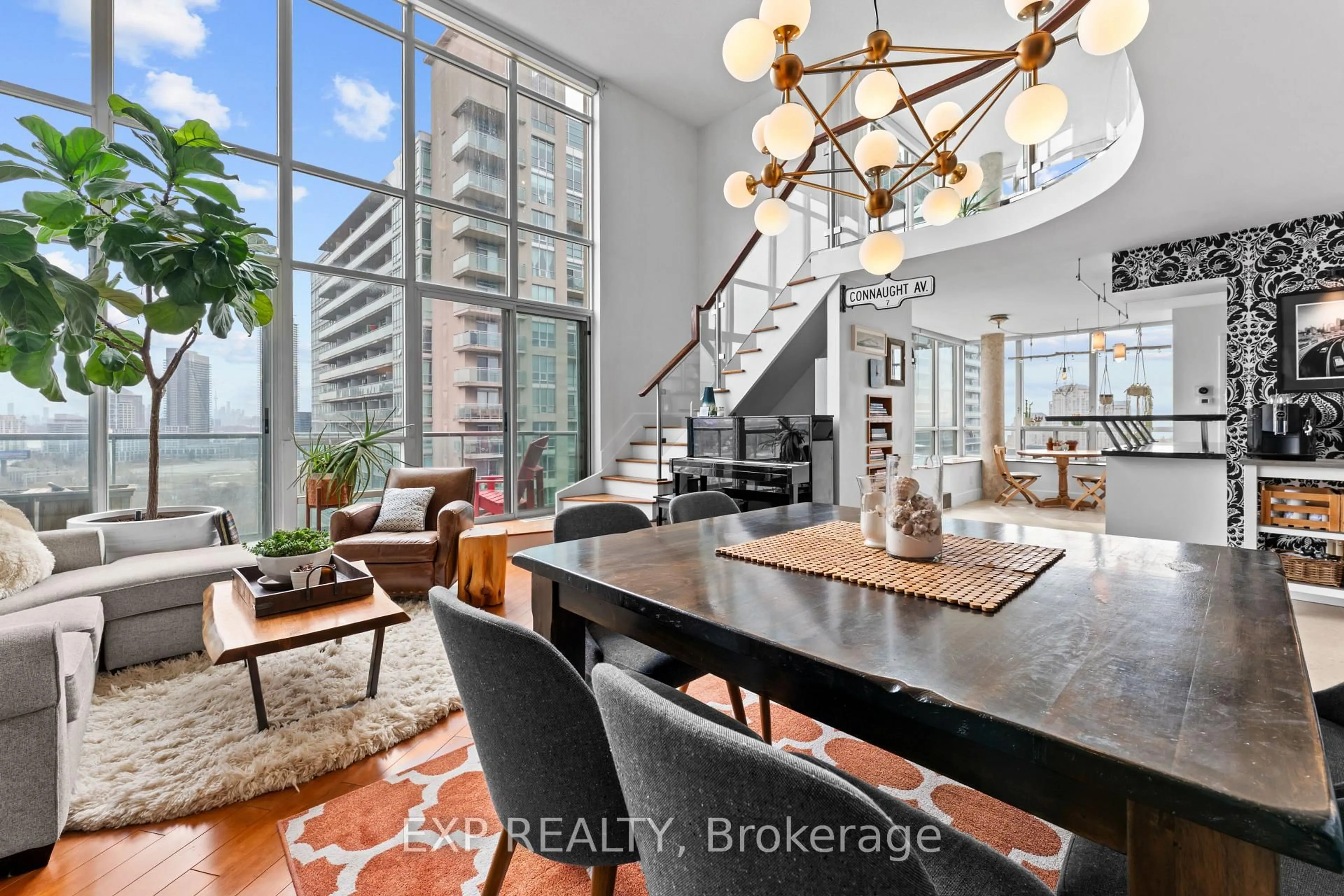 Unknown for 250 Manitoba St #828, Toronto Ontario M8Y 4G8