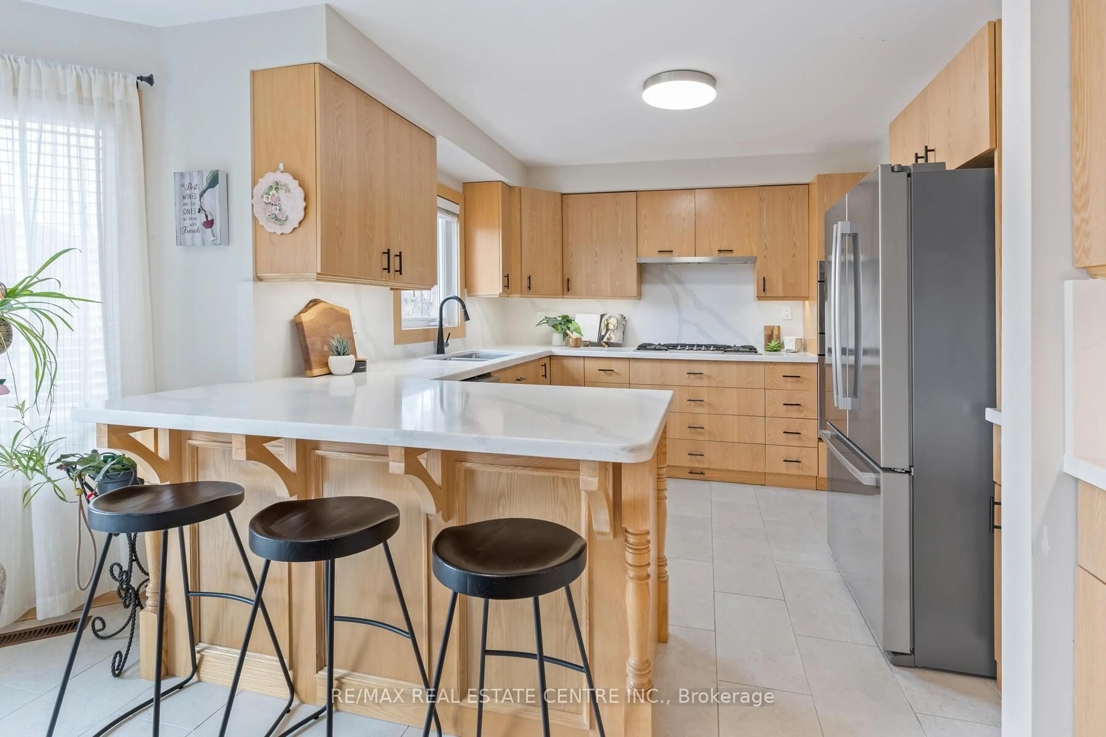 Open concept kitchen, unknown for 1169 Ewing Cres, Mississauga Ontario L5V 1C1