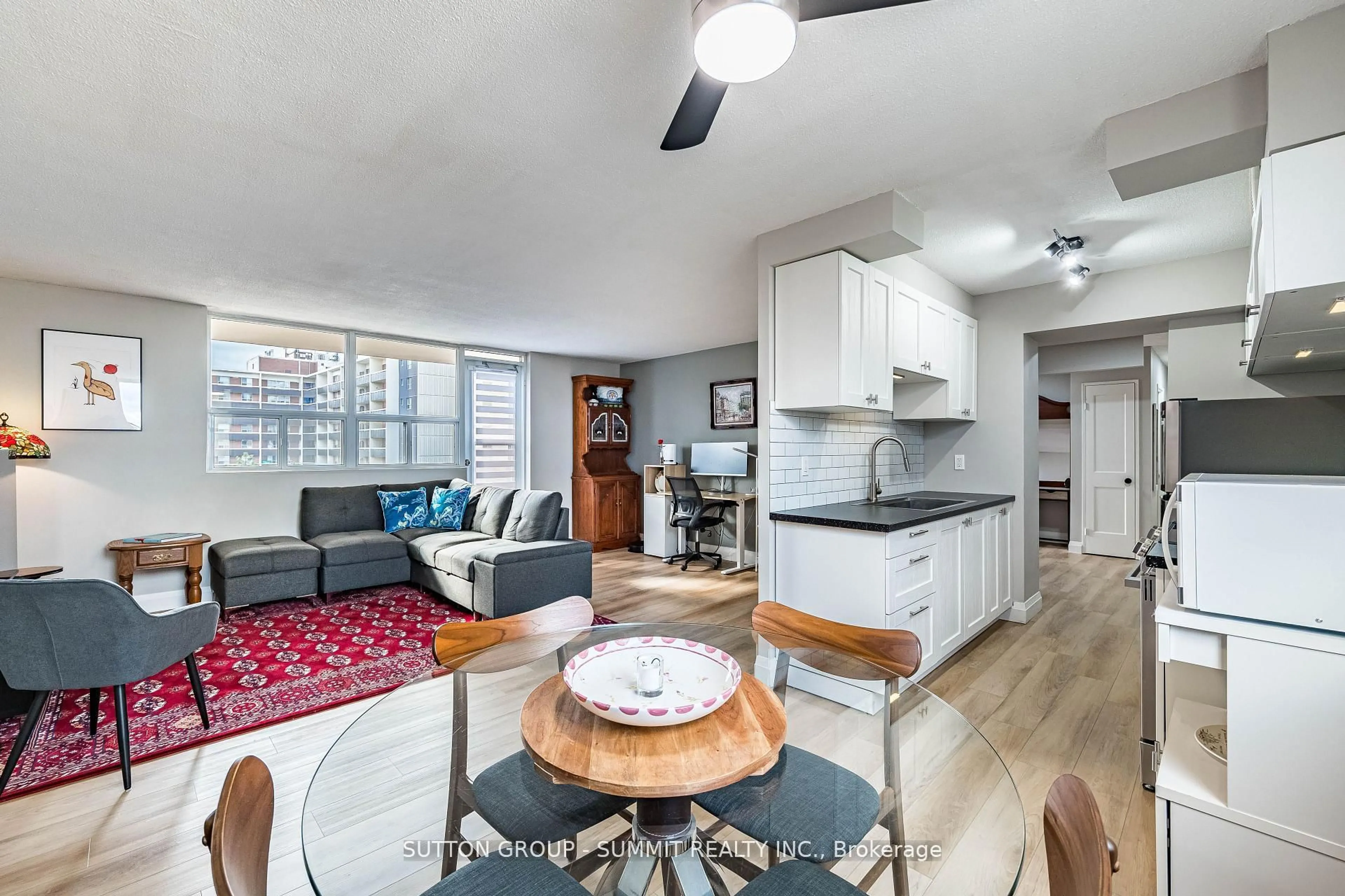 Open concept kitchen, unknown for 700 DYNES Rd #618, Burlington Ontario L7H 3M2