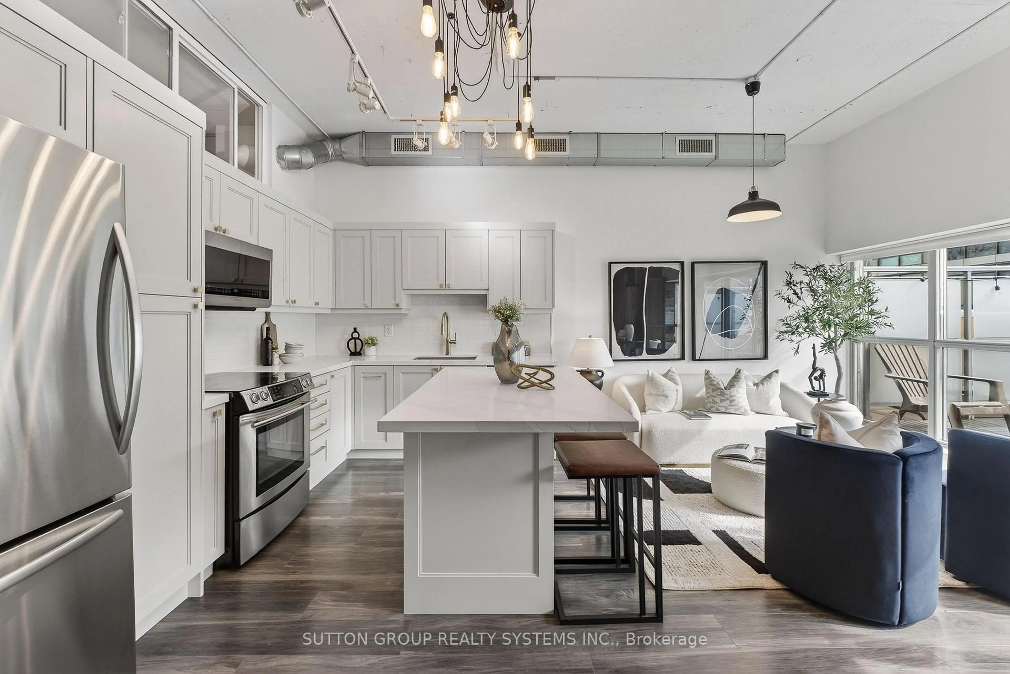 Open concept kitchen, ceramic/tile floor for 2 Fieldway Rd #211, Toronto Ontario M8Z 0B9