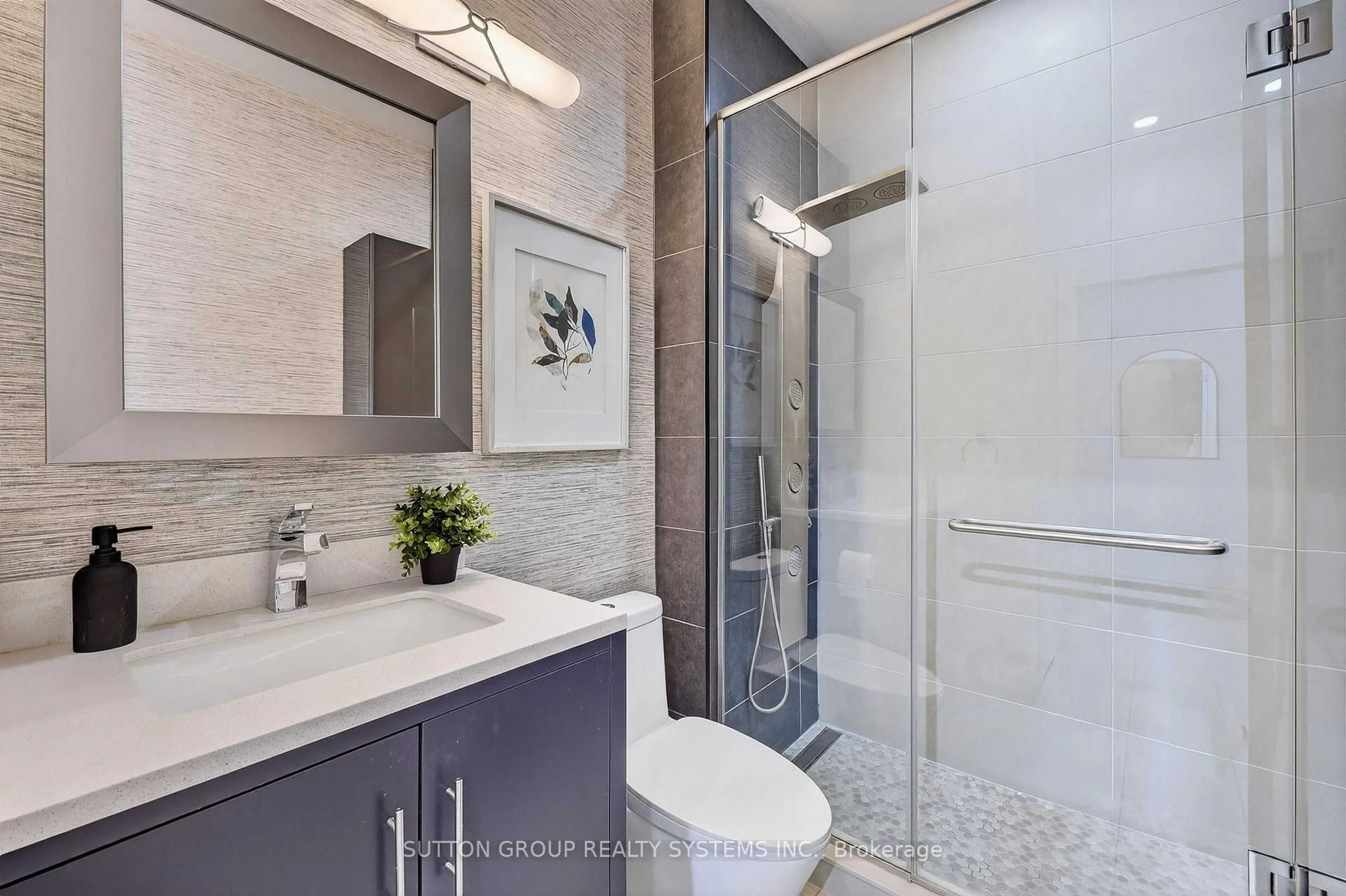 Contemporary bathroom, ceramic/tile floor for 2 Fieldway Rd #211, Toronto Ontario M8Z 0B9