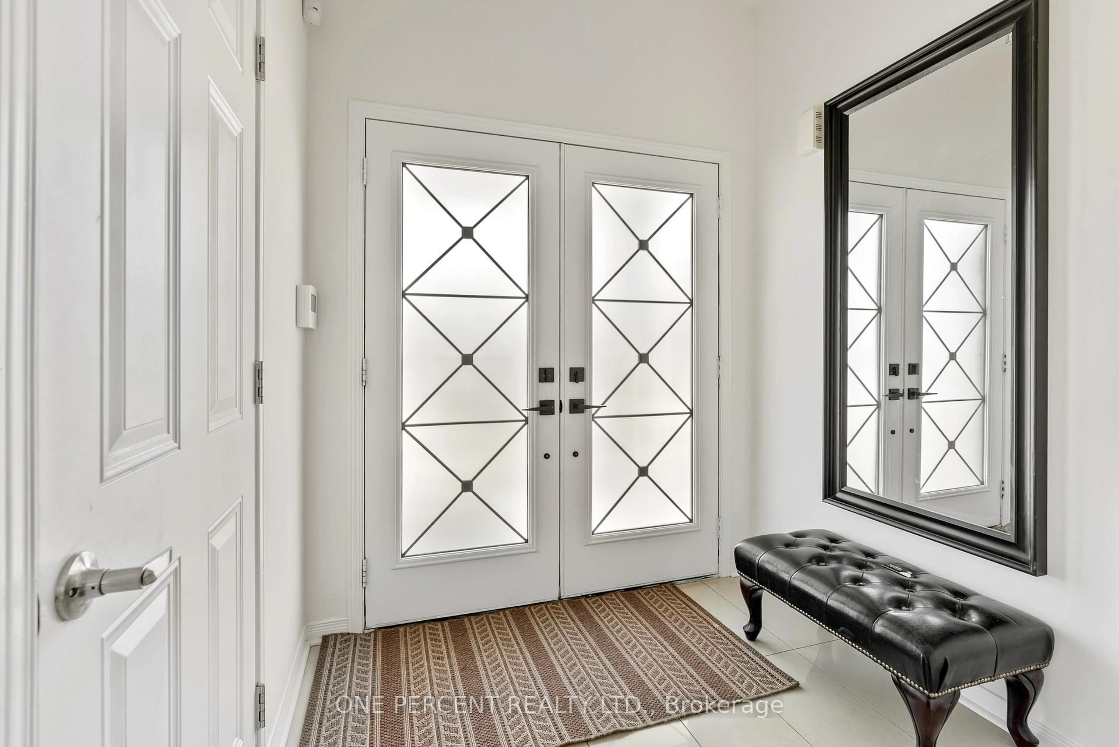 Indoor entryway for 6 Duffel Cres, Halton Hills Ontario L7G 0H7