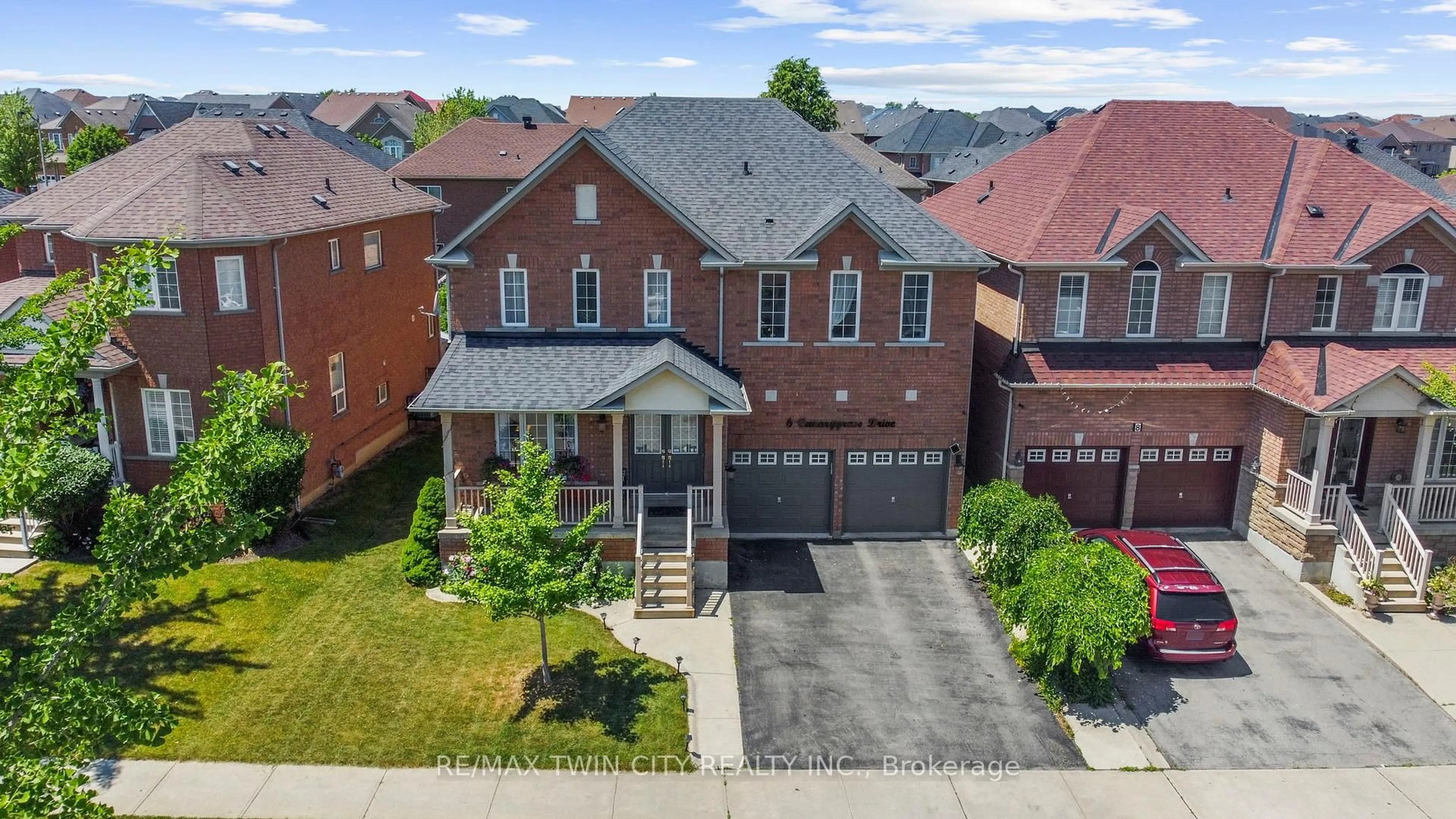 A pic from outside/outdoor area/front of a property/back of a property/a pic from drone, street for 6 Canarygrass Dr, Brampton Ontario L6R 3C4