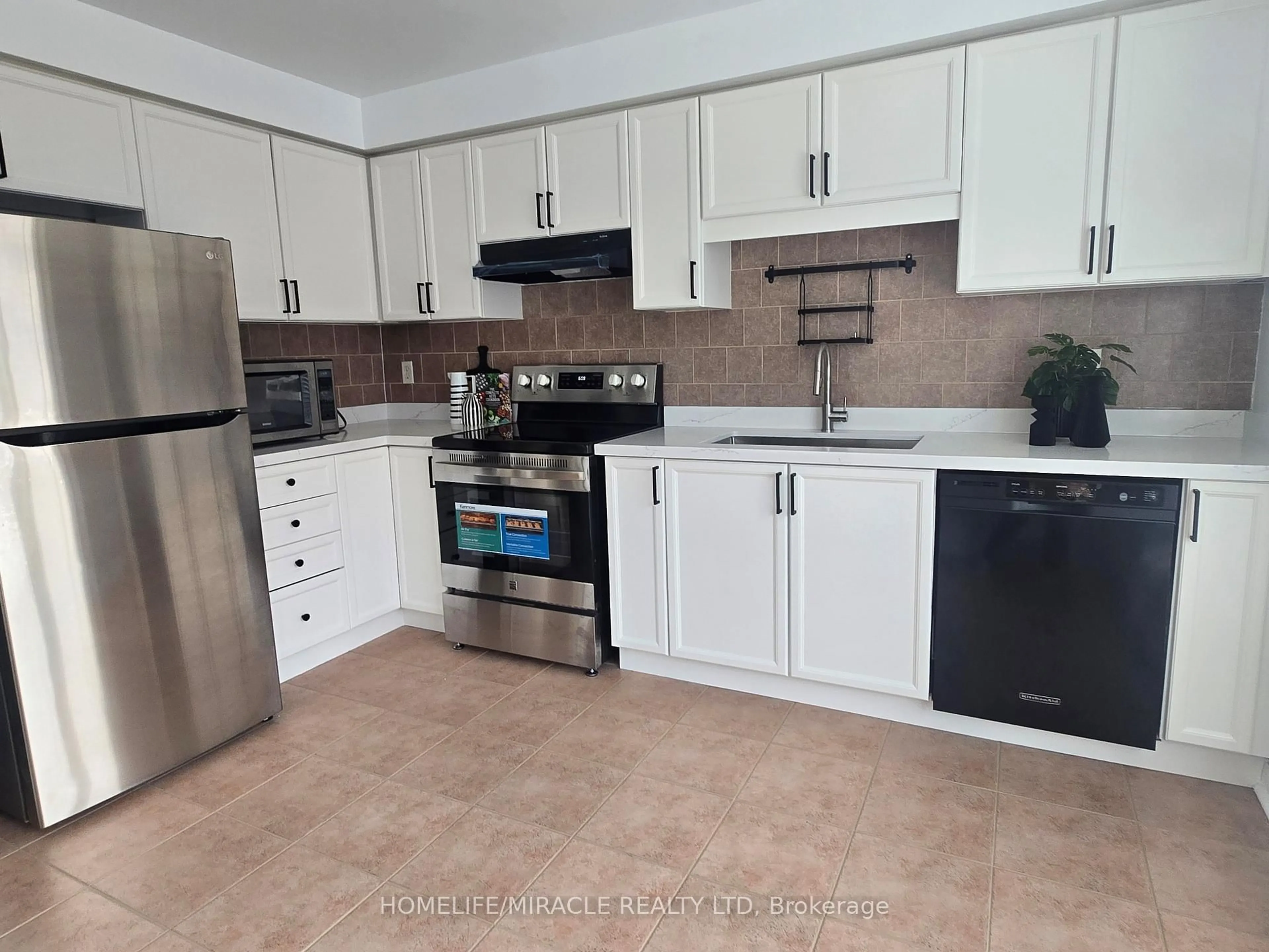 Standard kitchen, ceramic/tile floor for 2487 Appalachain Dr, Oakville Ontario L6M 4S4