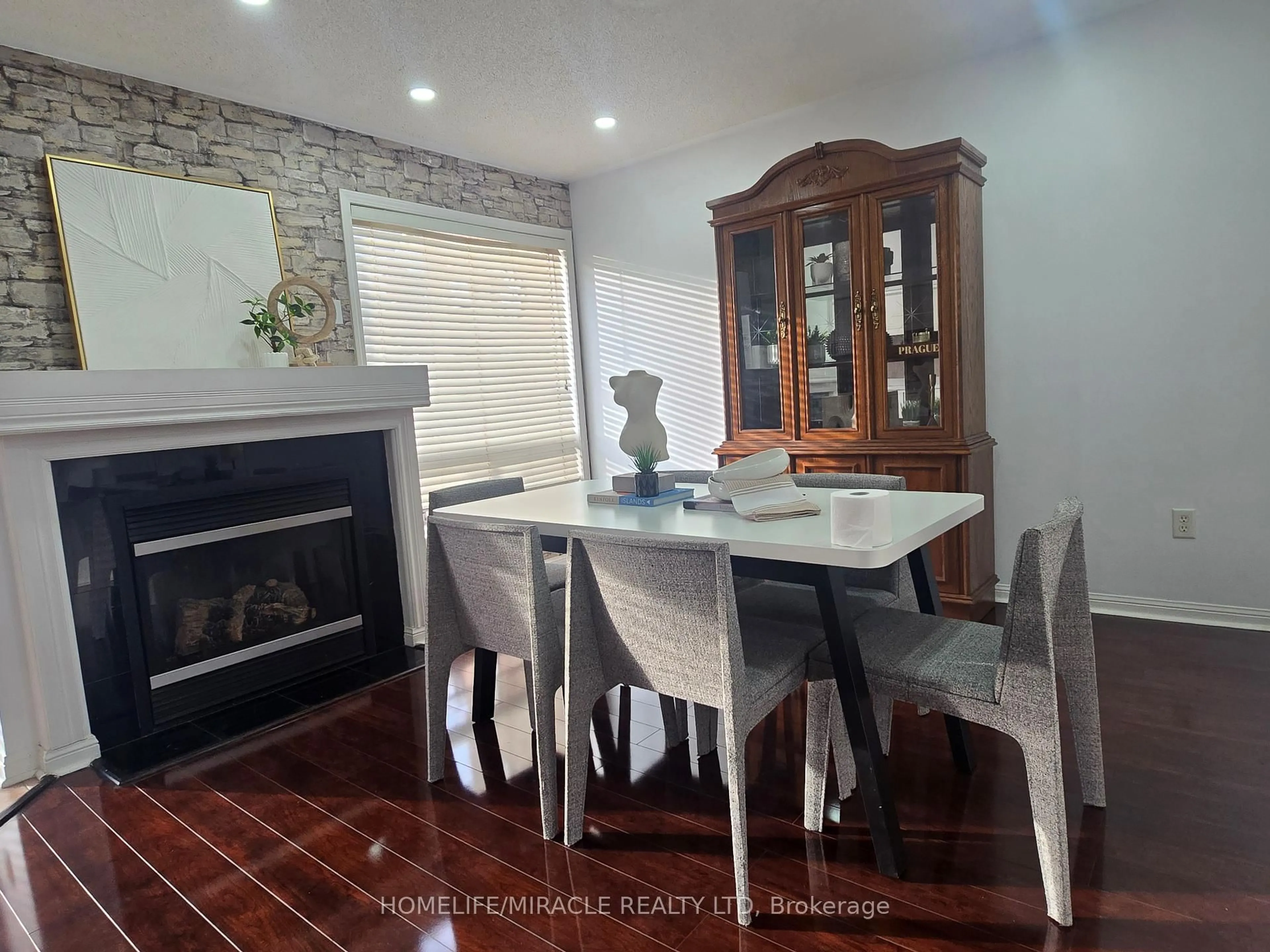 Dining room, unknown for 2487 Appalachain Dr, Oakville Ontario L6M 4S4