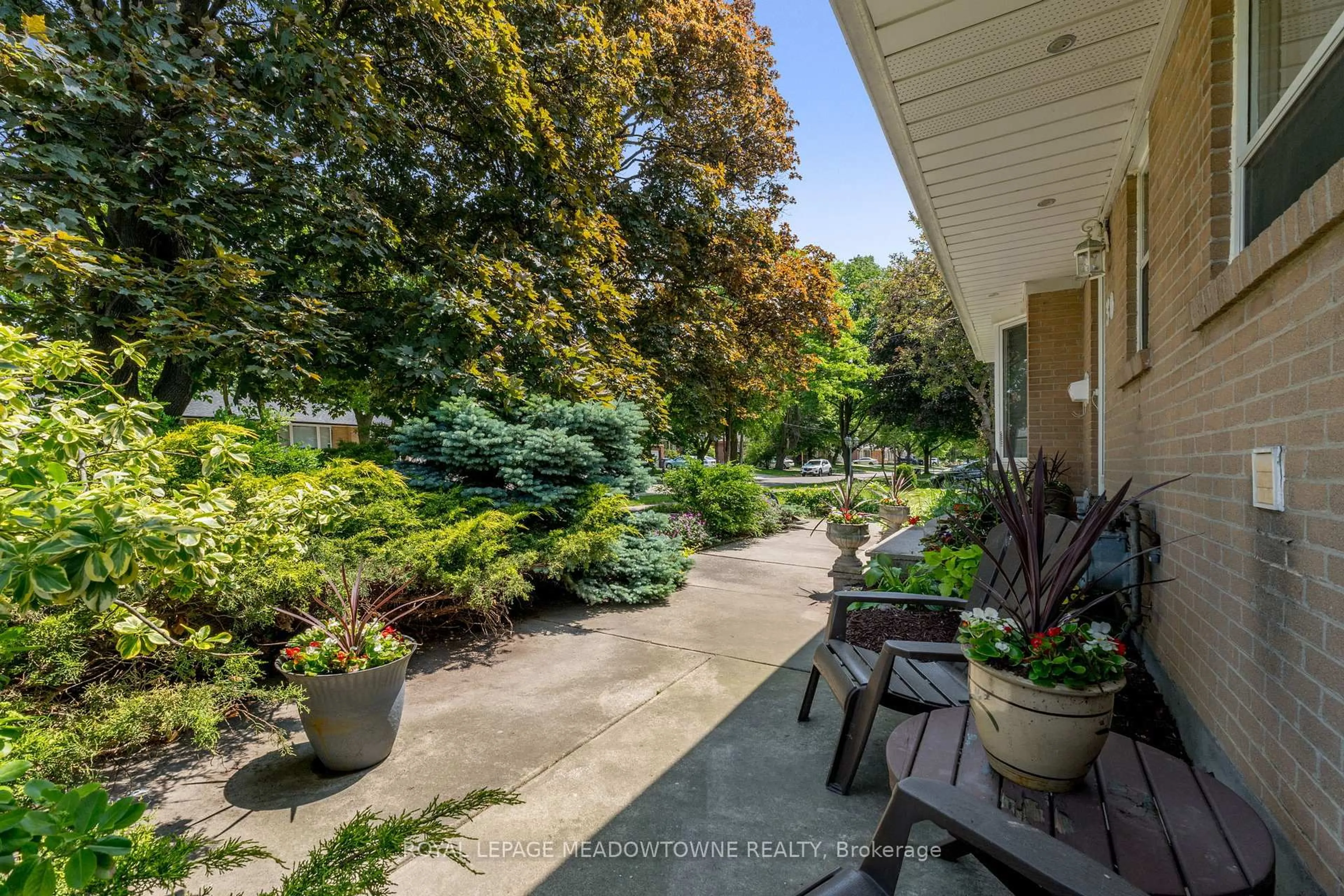 Patio, unknown for 30 Lesbury Ave, Brampton Ontario L6W 3A4