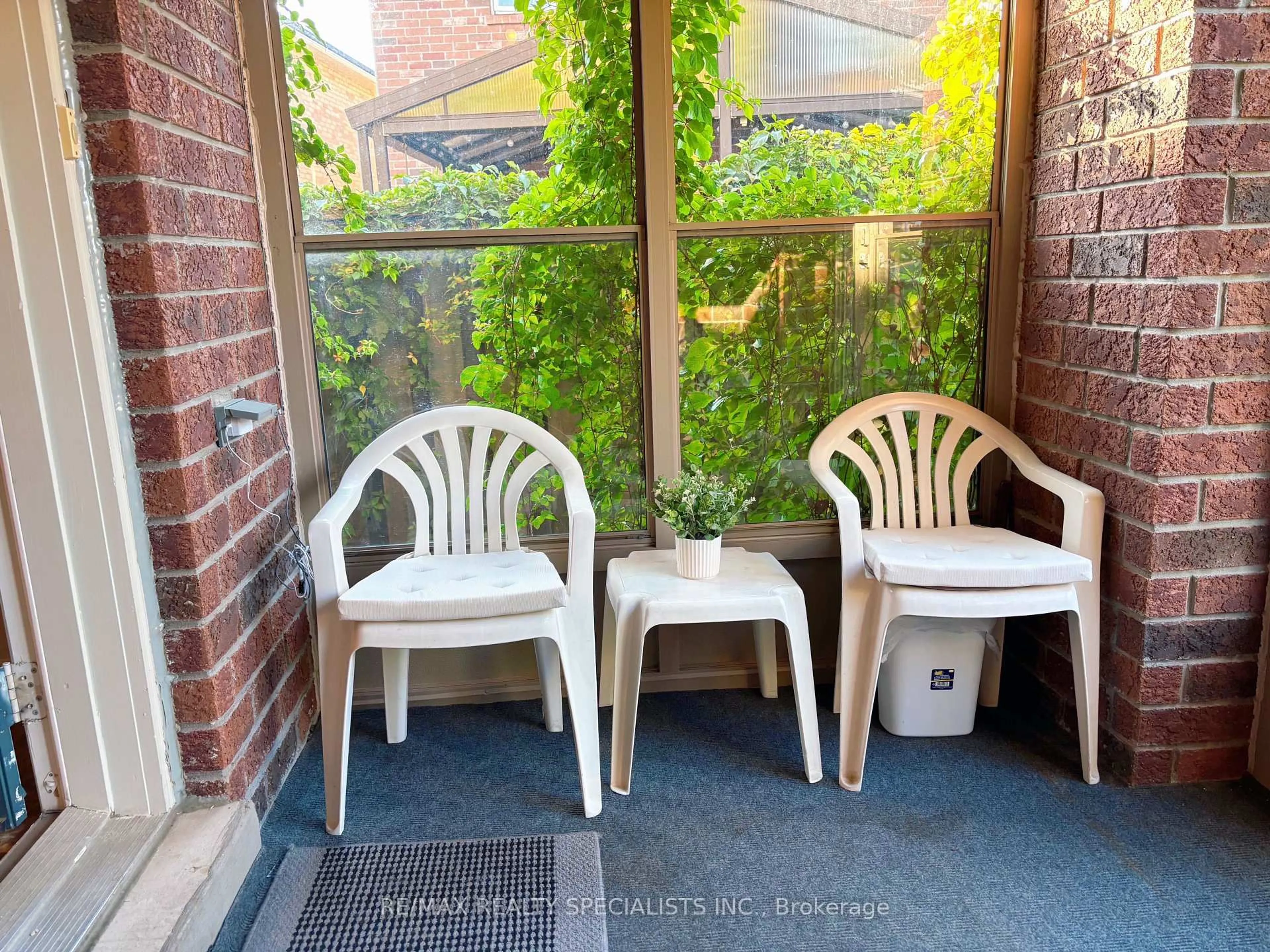 Patio, street for 796 Alliance Crt, Mississauga Ontario L5V 3C4