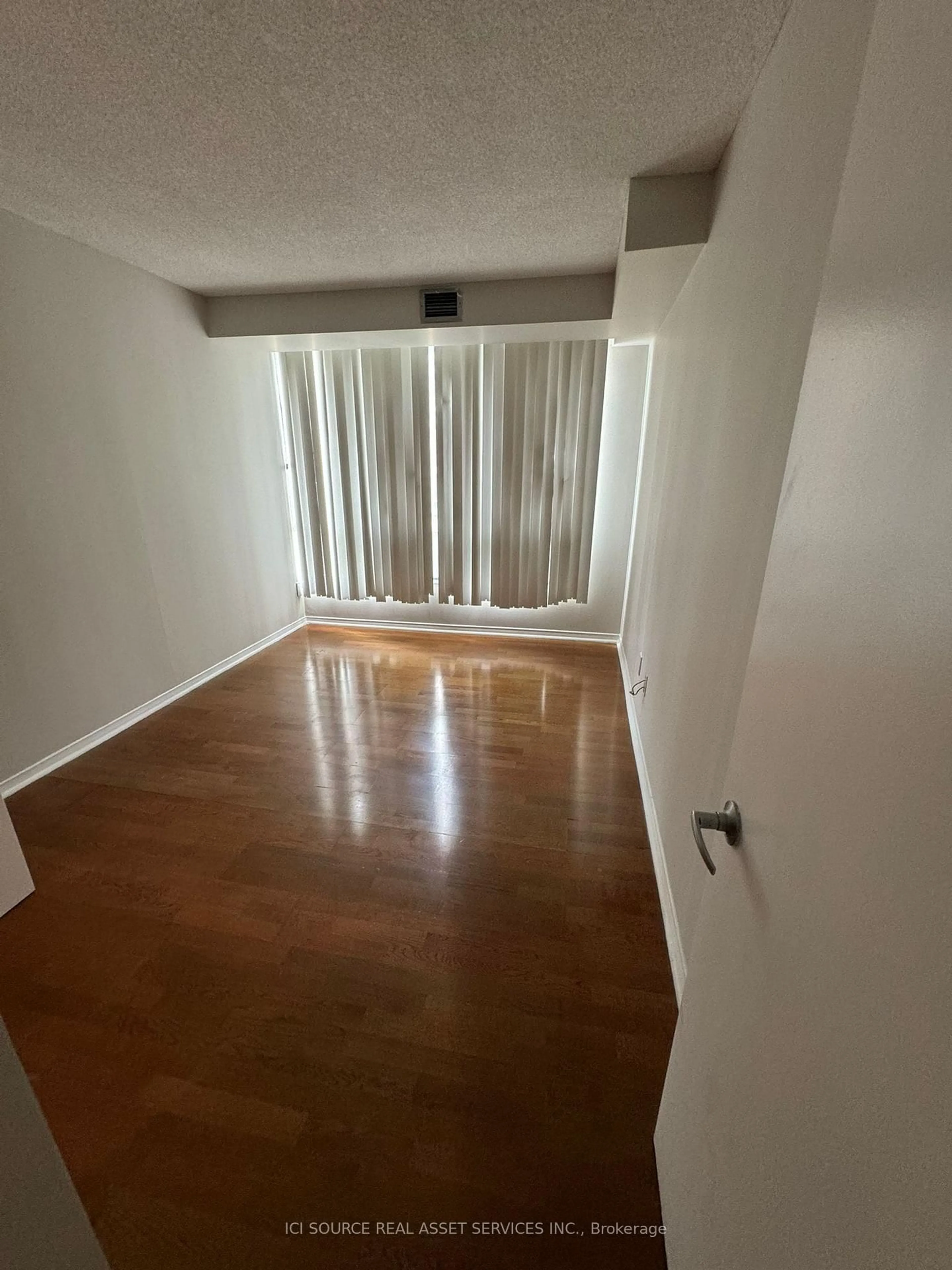 A pic of a room for 115 Hillcrest Ave #610, Mississauga Ontario L5B 3Y9