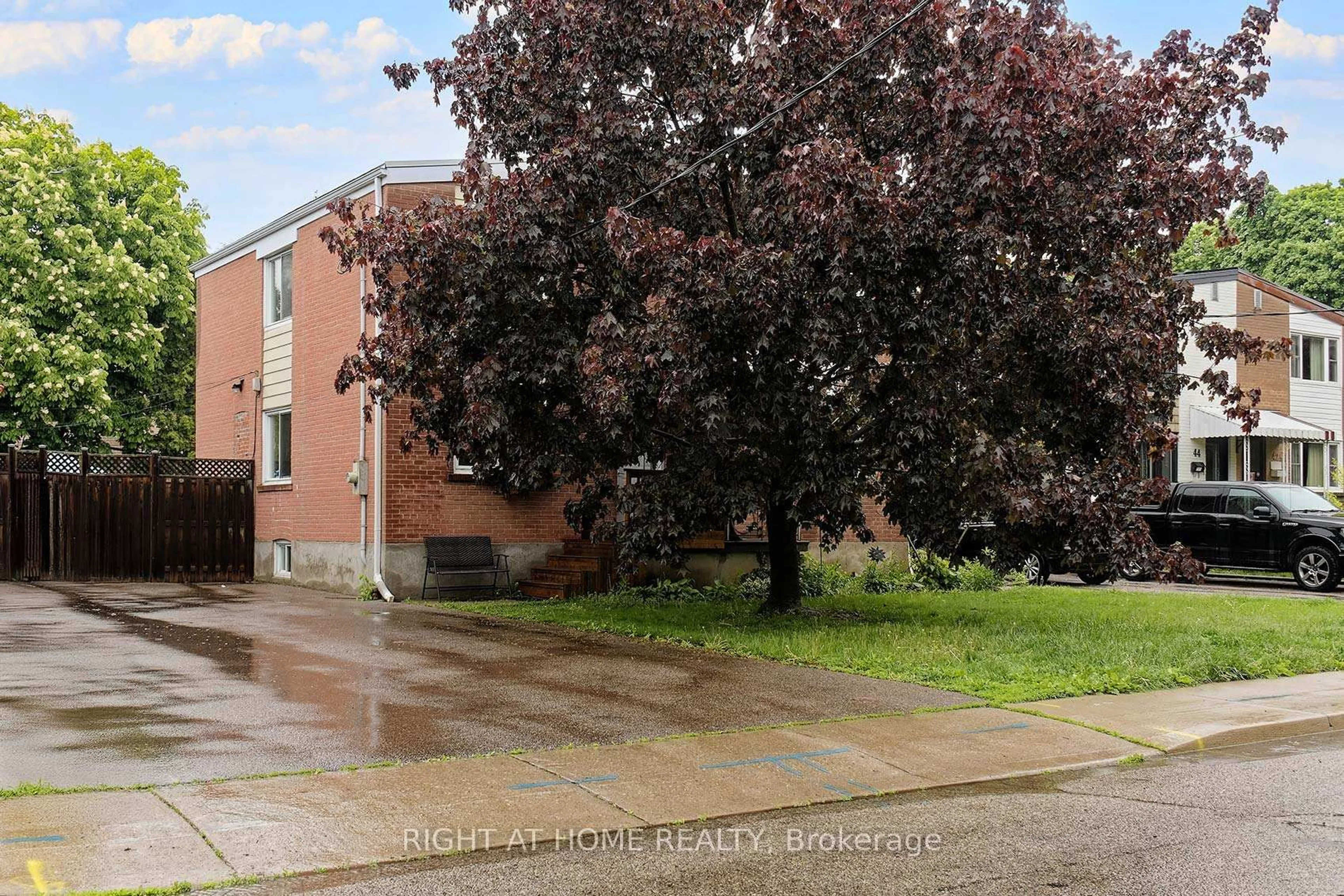 Unknown for 48 Van Stassen Blvd, Toronto Ontario M6S 2N5