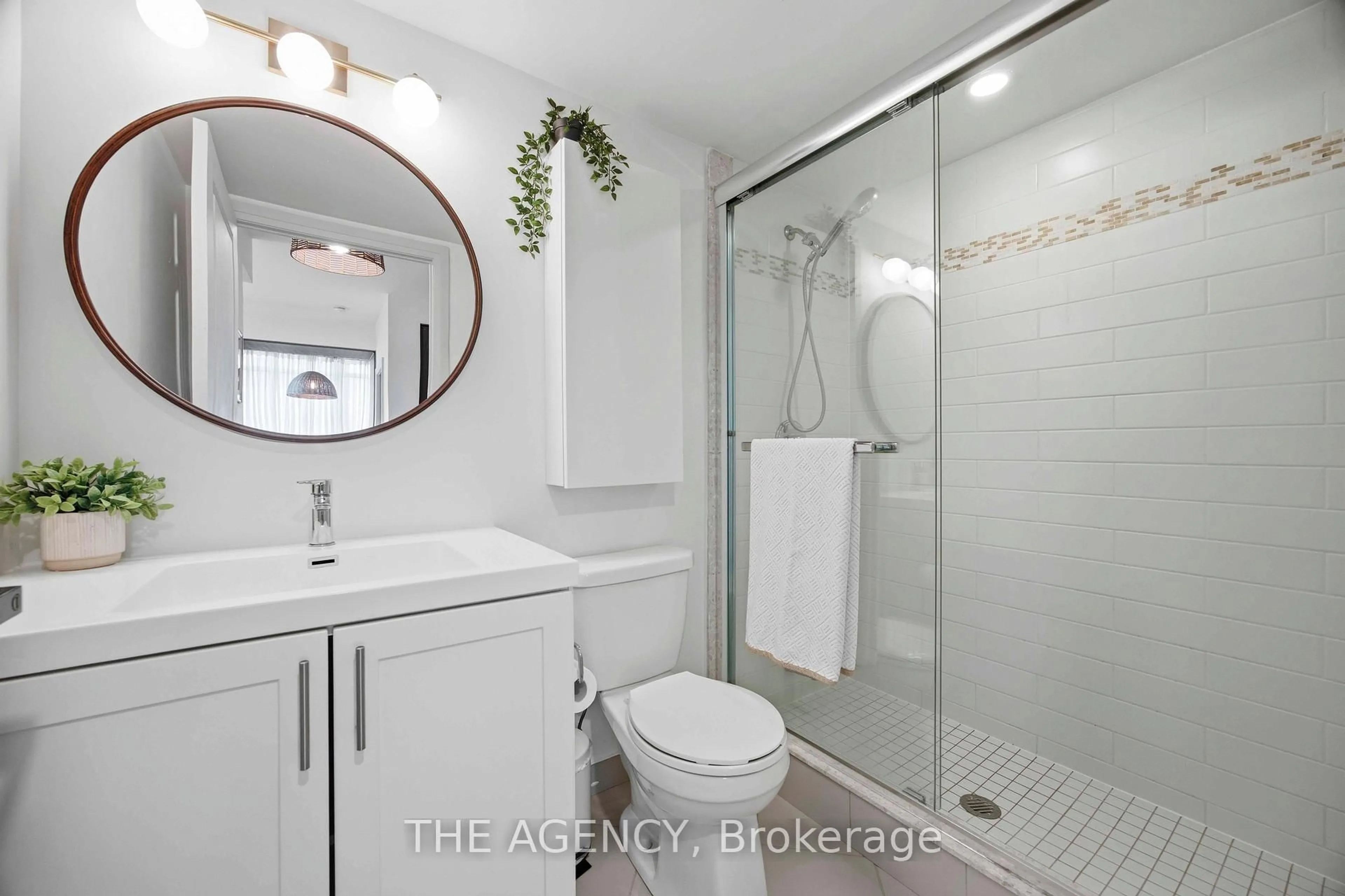Standard bathroom, ceramic/tile floor for 1185 The Queensway #1104, Toronto Ontario M8Z 0C6
