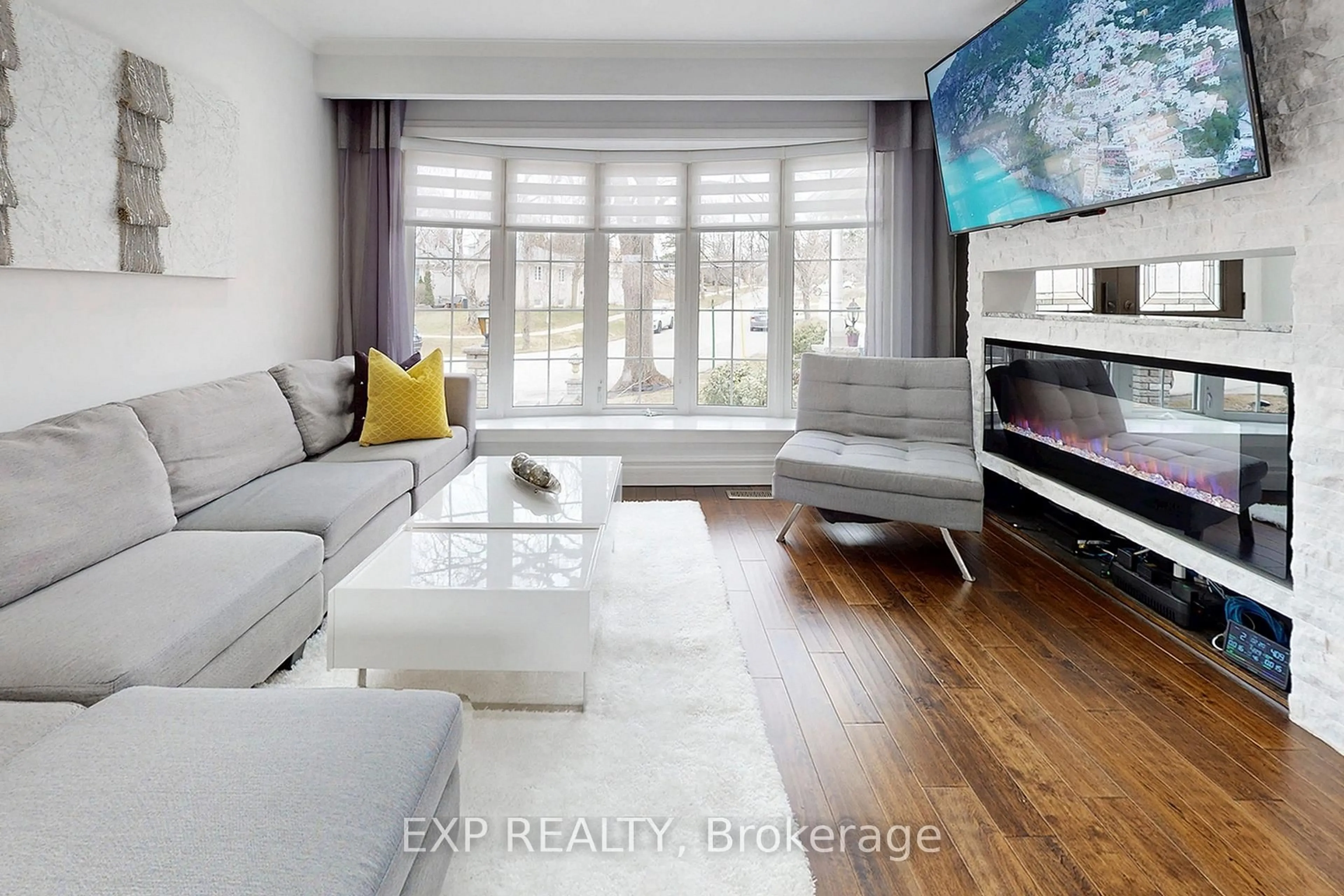 Living room with furniture, unknown for 25 Mcmanus Rd, Toronto Ontario M9P 2J9