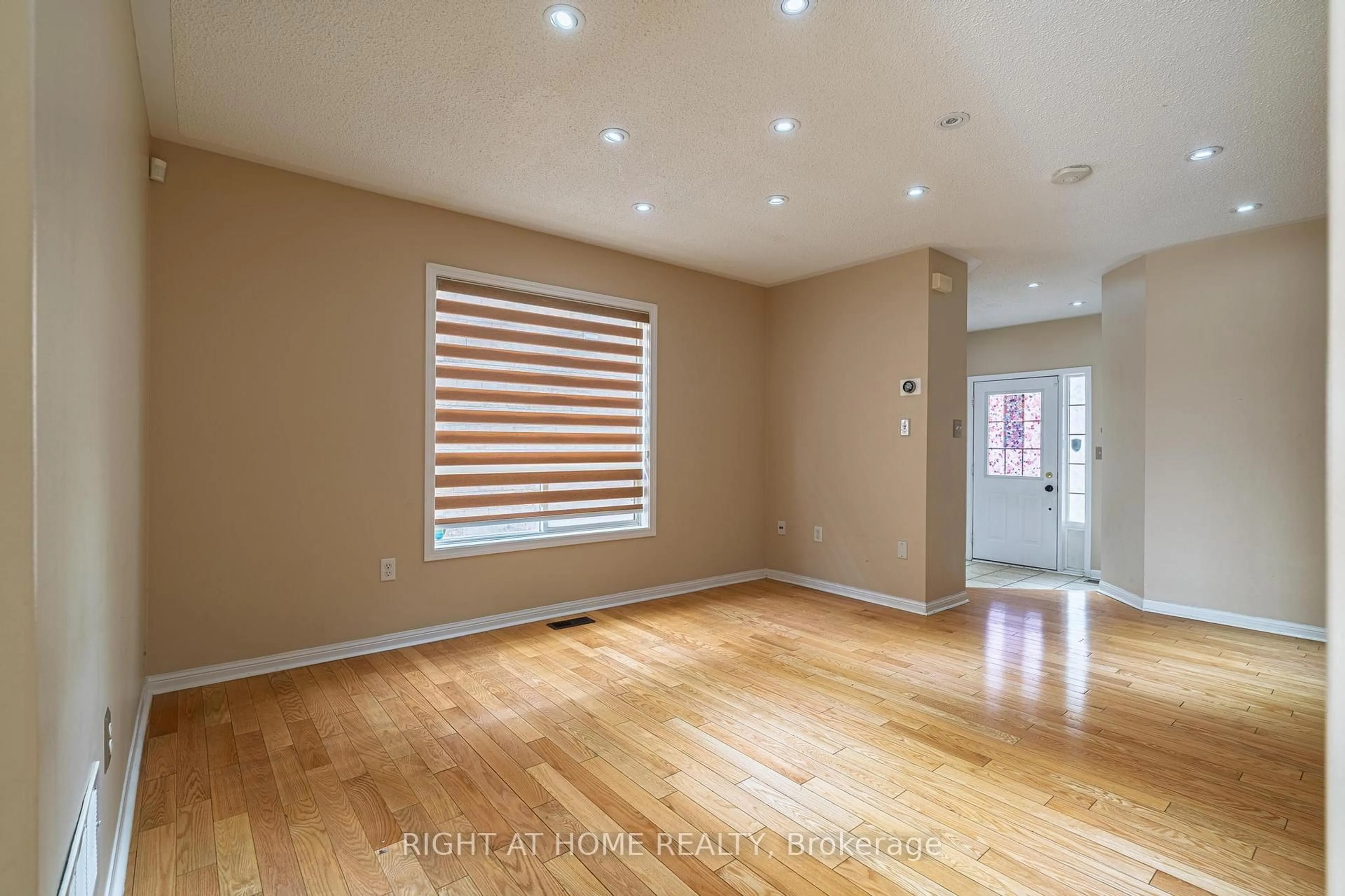 A pic of a room for 71 Herdwick St, Brampton Ontario L6S 6L6