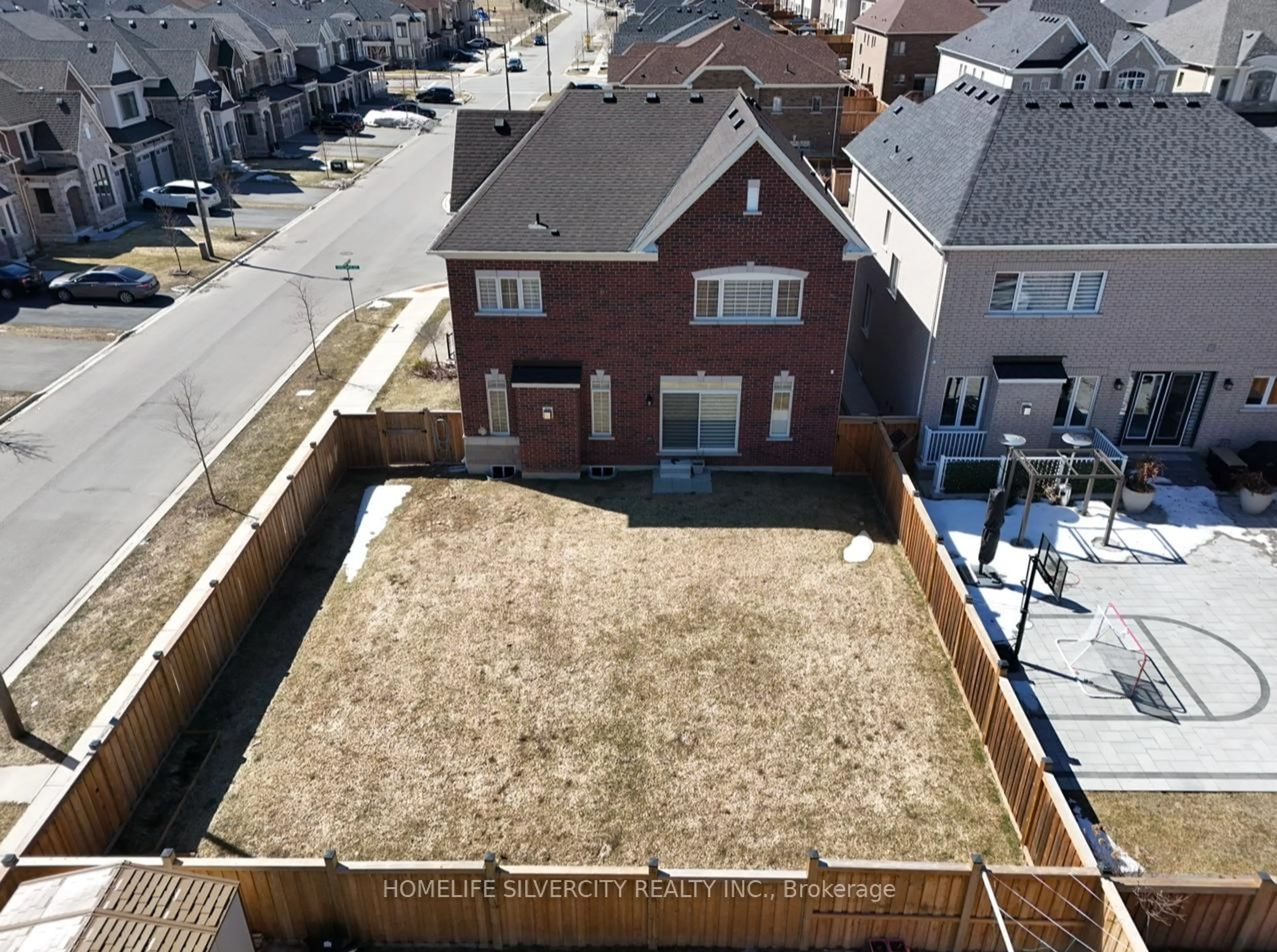 A pic from outside/outdoor area/front of a property/back of a property/a pic from drone, unknown for 60 Arthur Griffin Cres, Caledon Ontario L7C 4E9