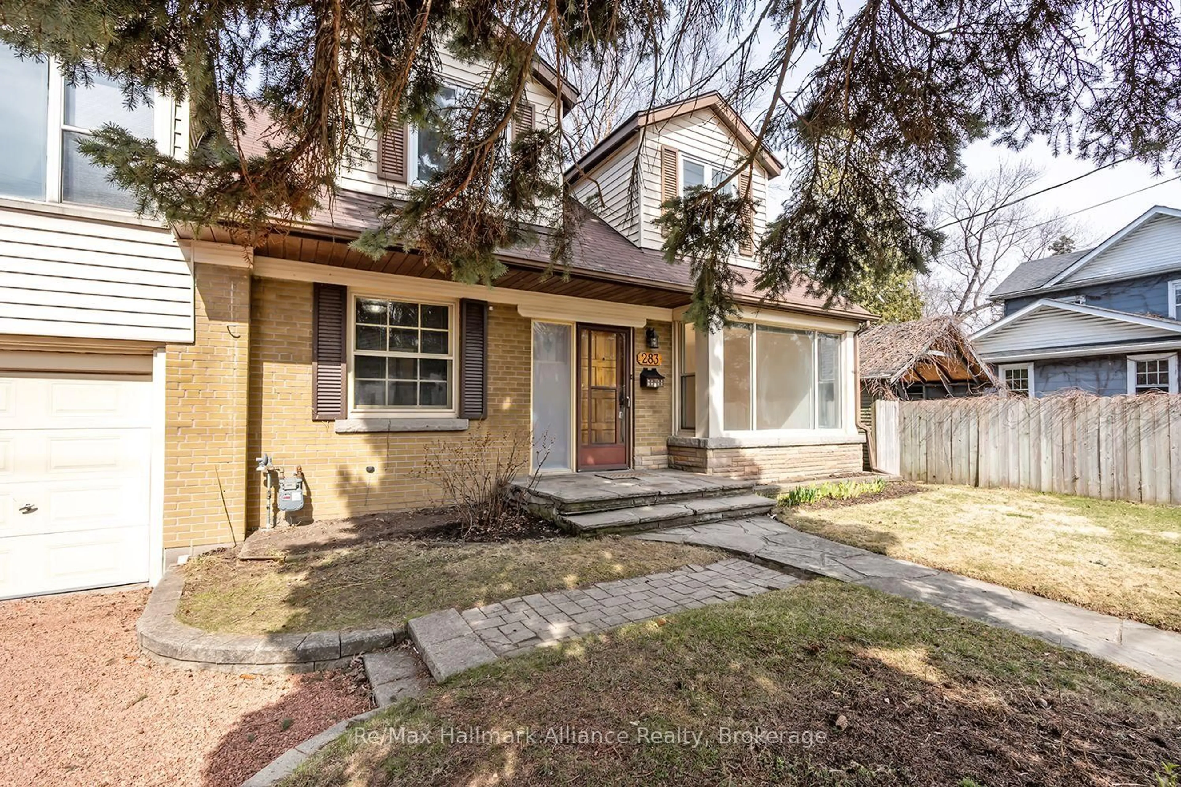 Home with brick exterior material, street for 283 Spruce St, Oakville Ontario L6J 2G8