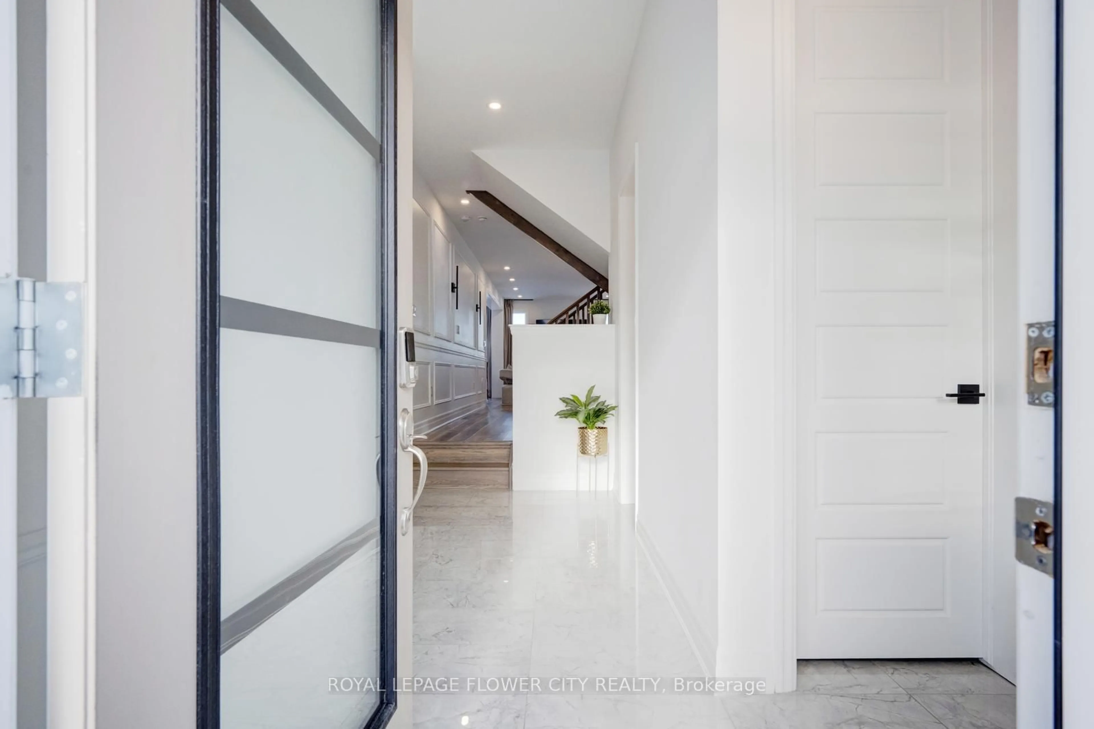 Indoor foyer for 1195 Stirling Todd Terr, Milton Ontario L9E 2E2