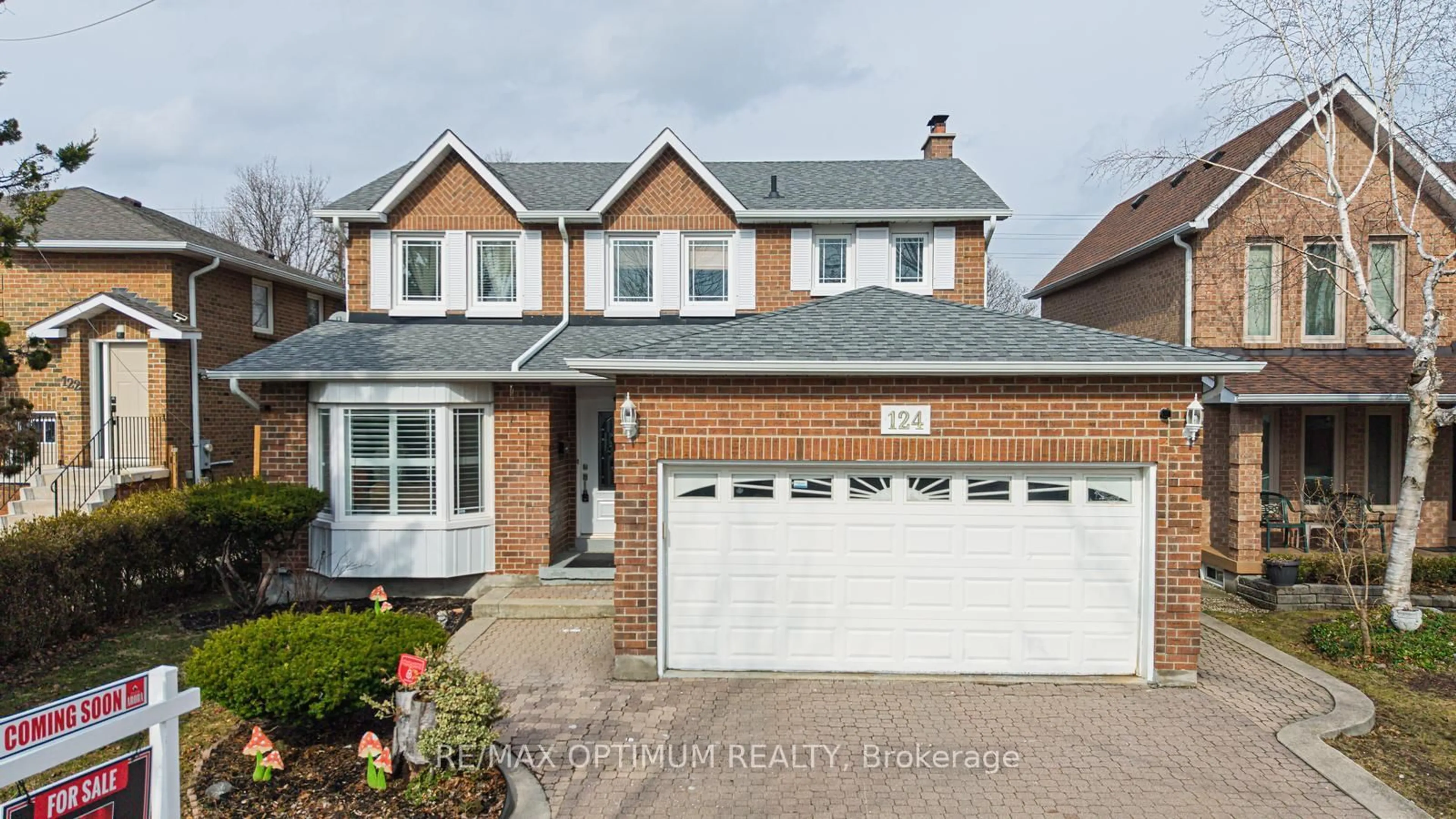 Home with brick exterior material, street for 124 Philosopher's Tr, Brampton Ontario L6S 5C8