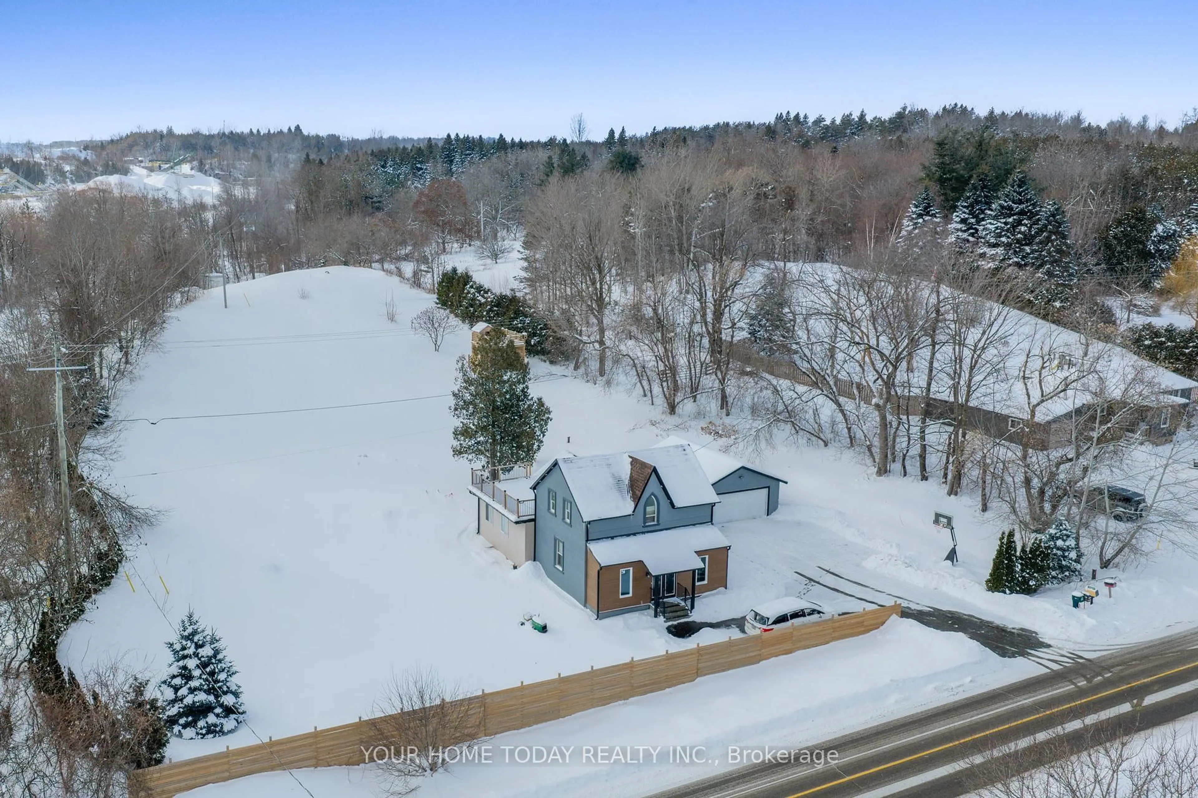 A pic from outside/outdoor area/front of a property/back of a property/a pic from drone, unknown for 12598 Fourth Line, Halton Hills Ontario L7J 2M1