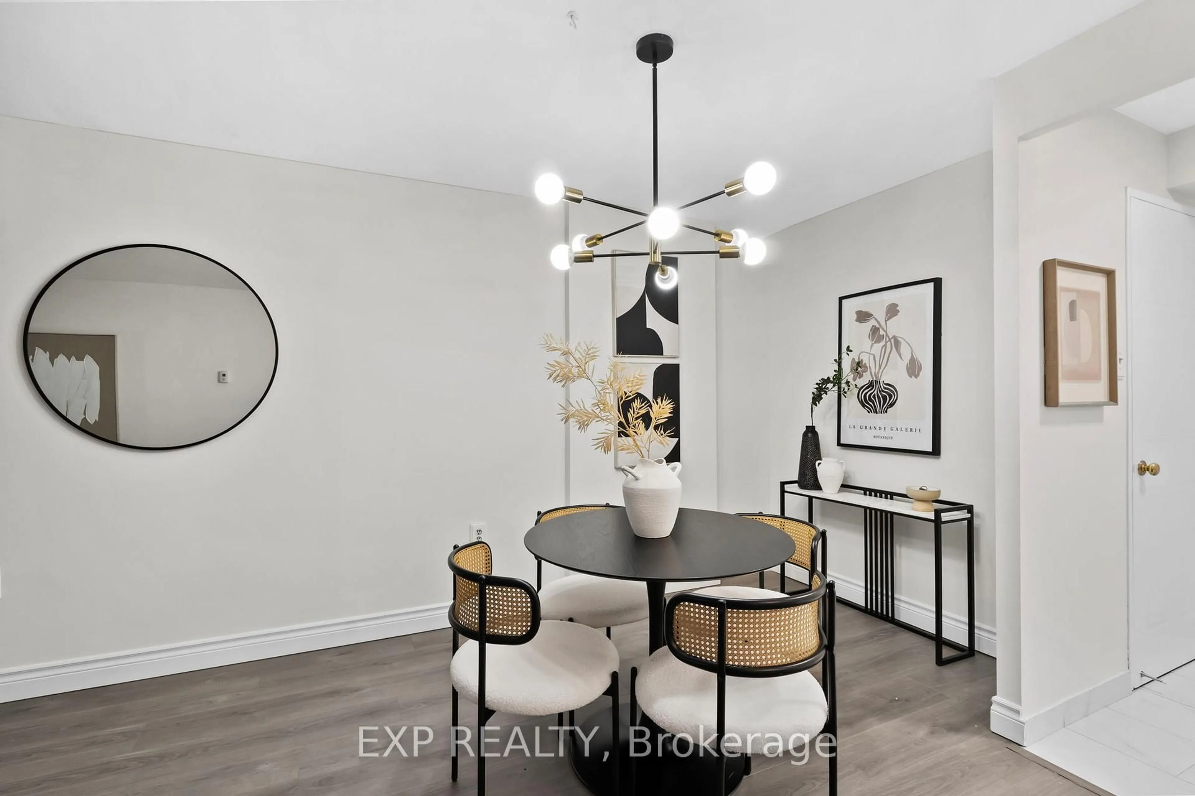 Dining room, unknown for 25 Fairview Rd #707, Mississauga Ontario L5B 3Y8