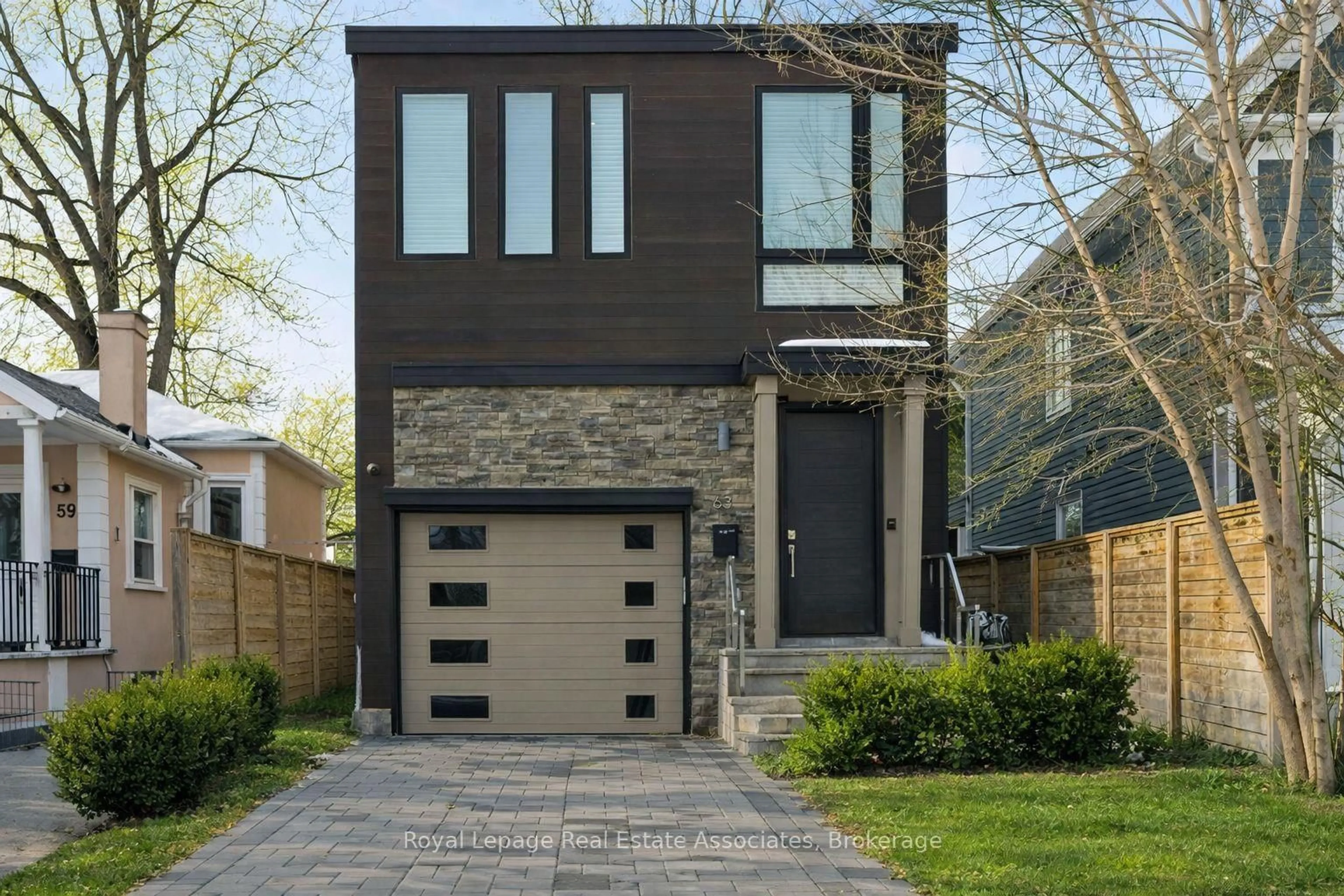 Home with brick exterior material, street for 63 Troy St, Mississauga Ontario L5G 1S6