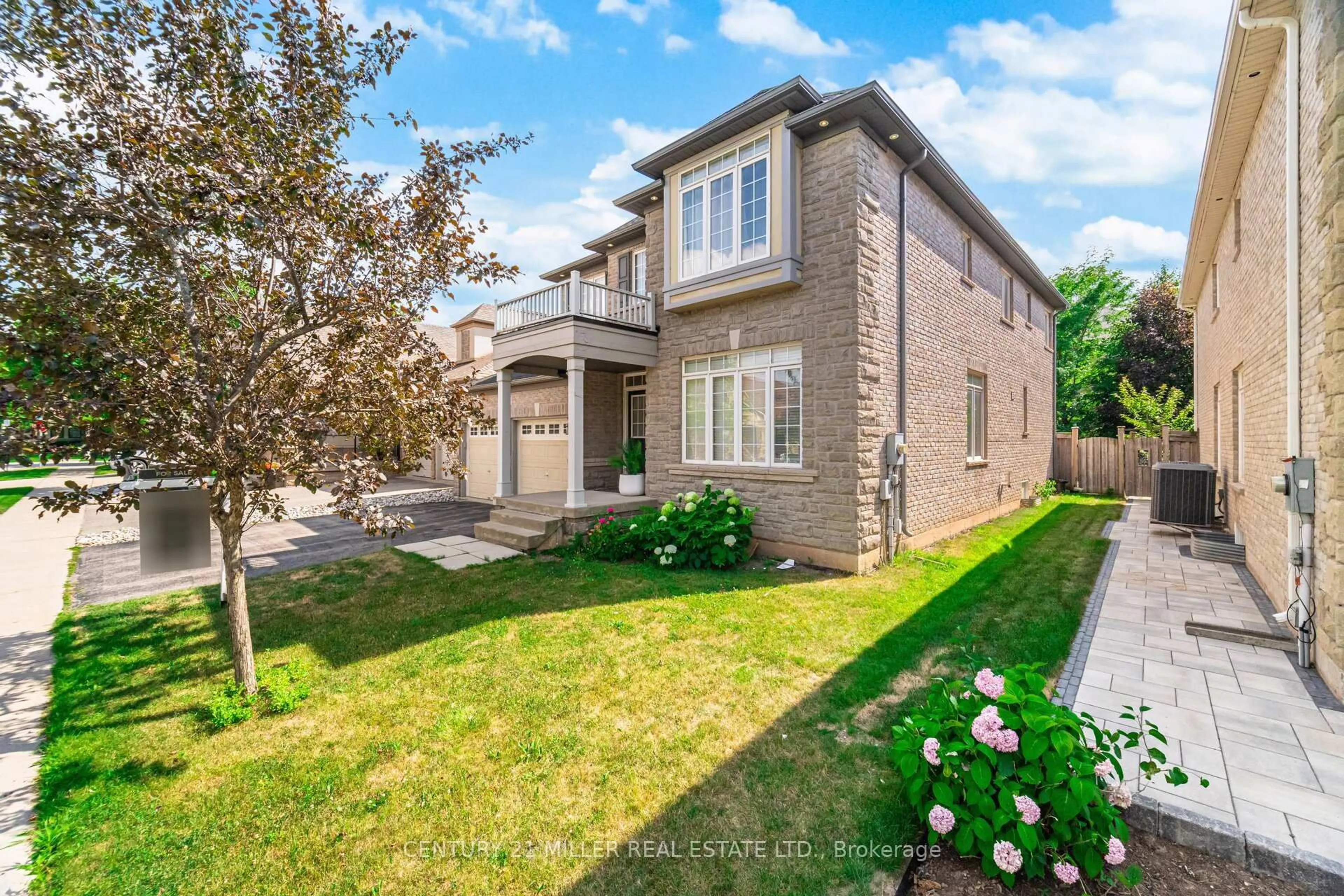 Home with brick exterior material, street for 2098 Wildfel Way, Oakville Ontario L6M 0E2