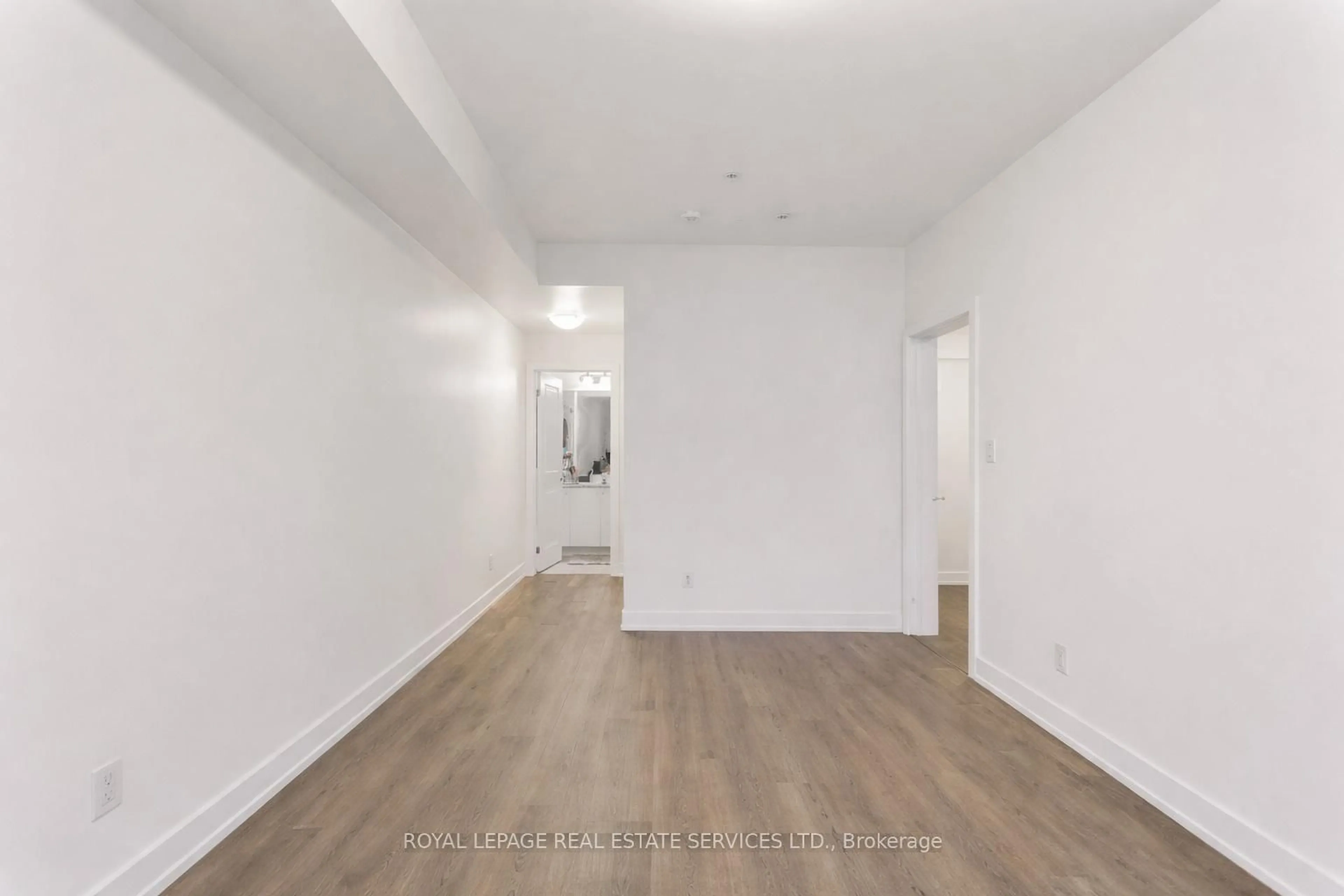 A pic of a room for 150 Oak Park Blvd #420, Oakville Ontario L6H 3P2