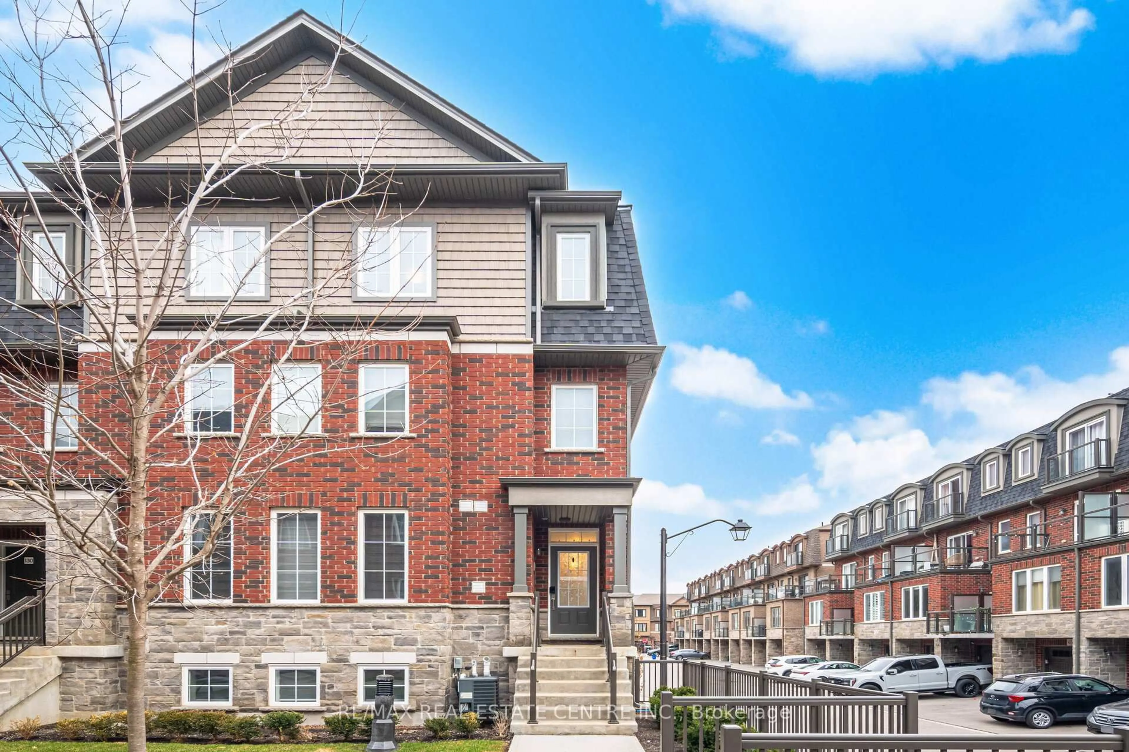 Home with brick exterior material, street for 445 Ontario St #133, Milton Ontario L9T 9K5