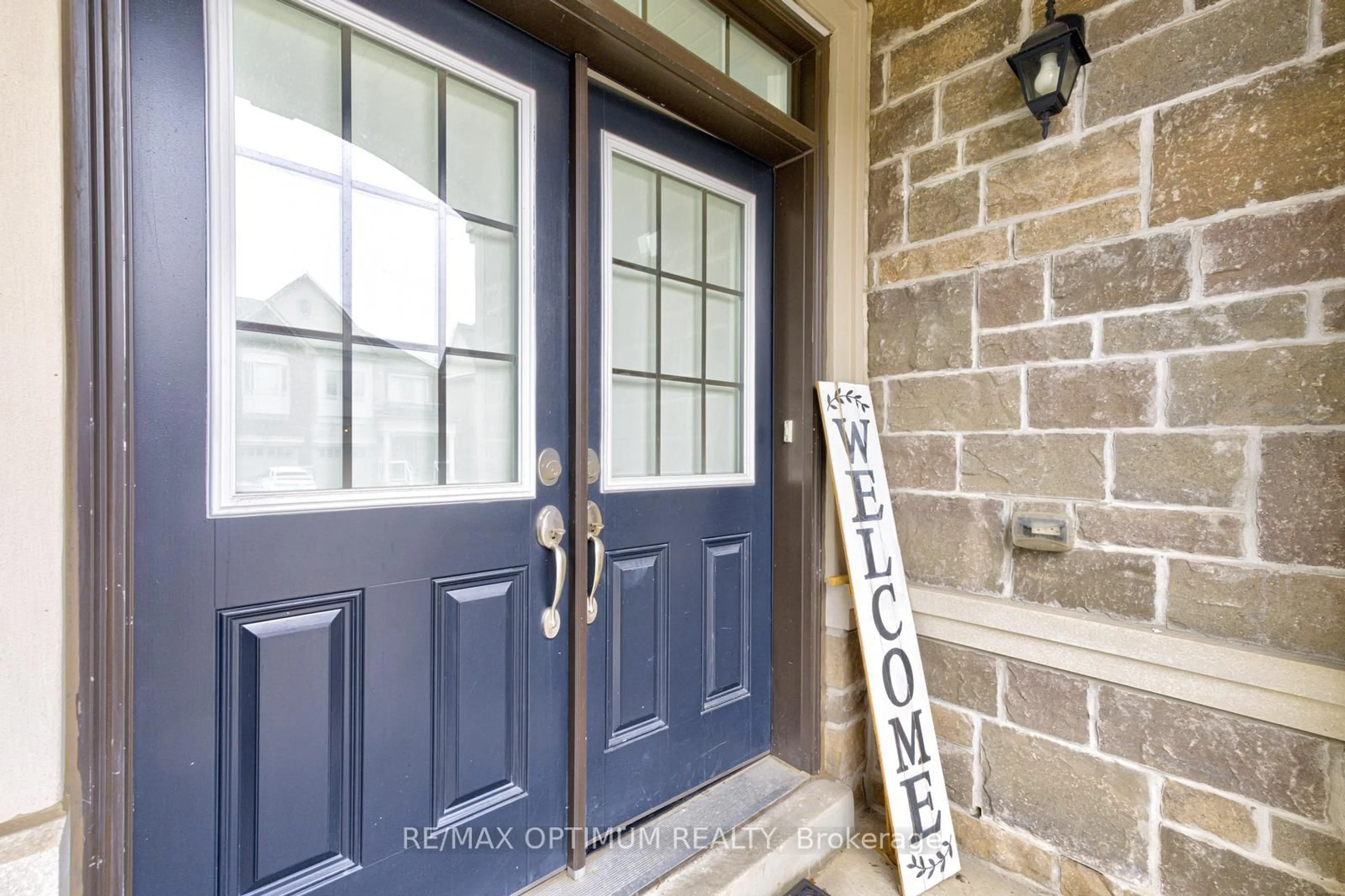 Indoor entryway for 35 Andretti Cres, Brampton Ontario L6X 5G6